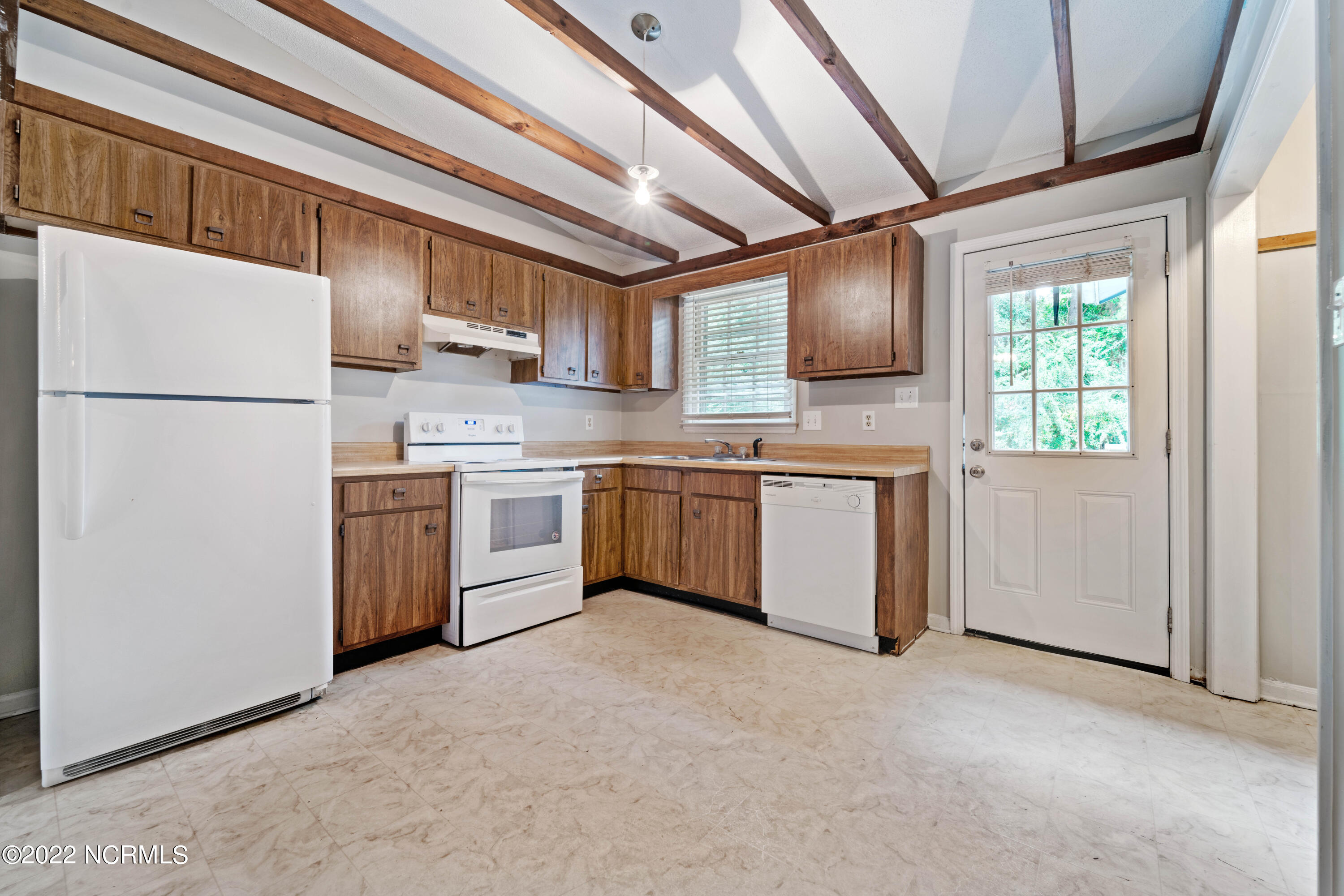 228 Cedar Creek Drive Property Photo 4