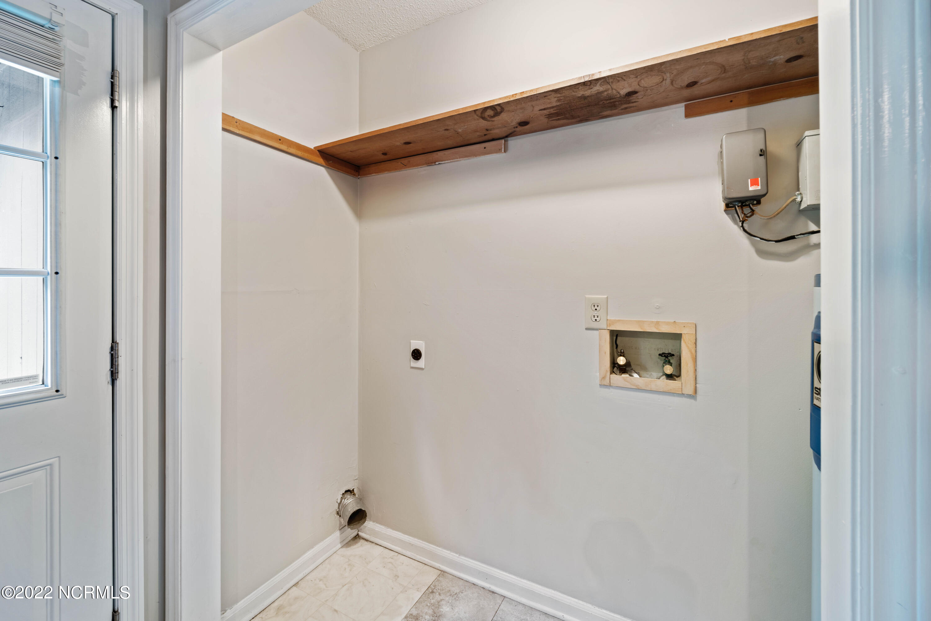 228 Cedar Creek Drive Property Photo 6