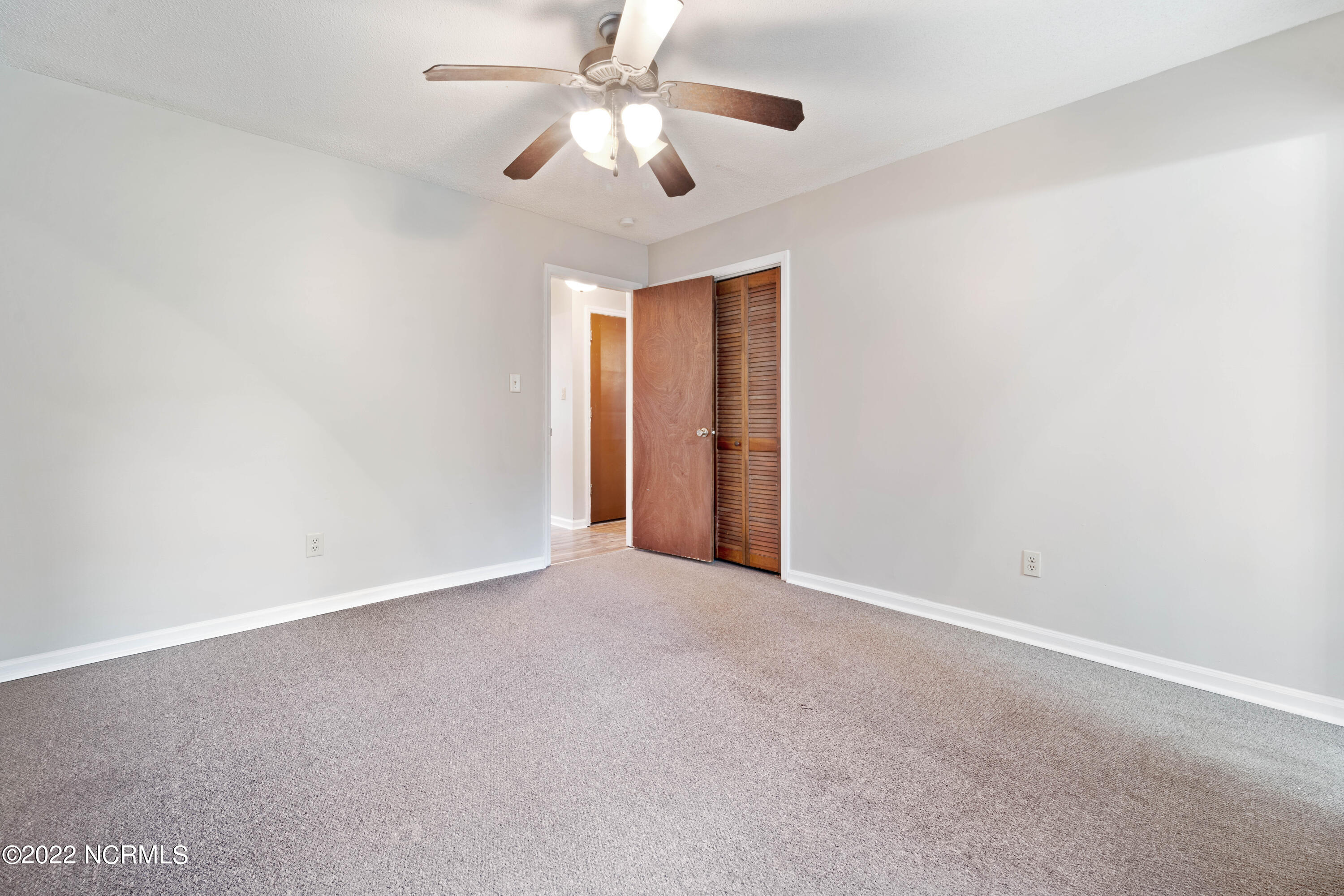 228 Cedar Creek Drive Property Photo 8
