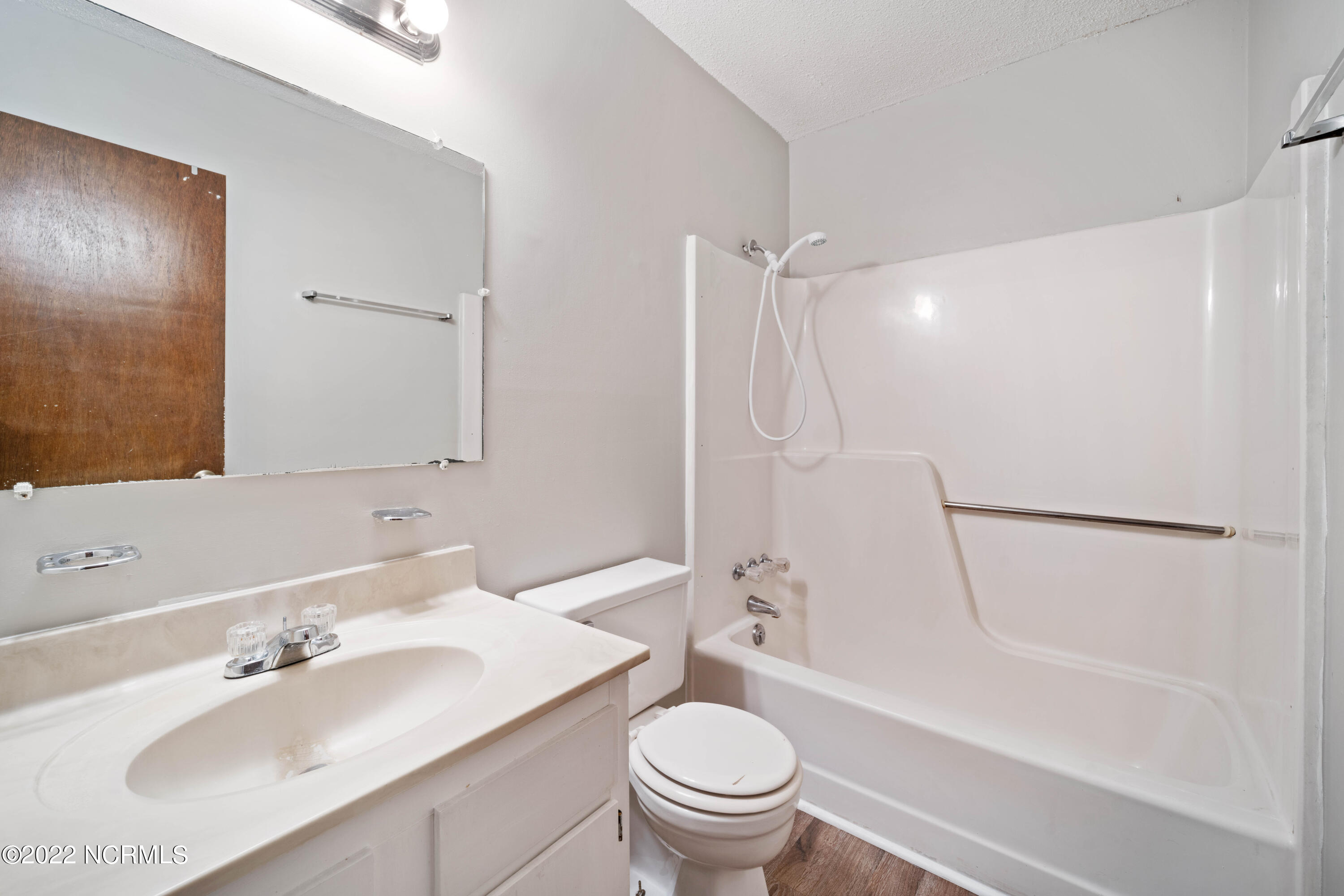 228 Cedar Creek Drive Property Photo 11