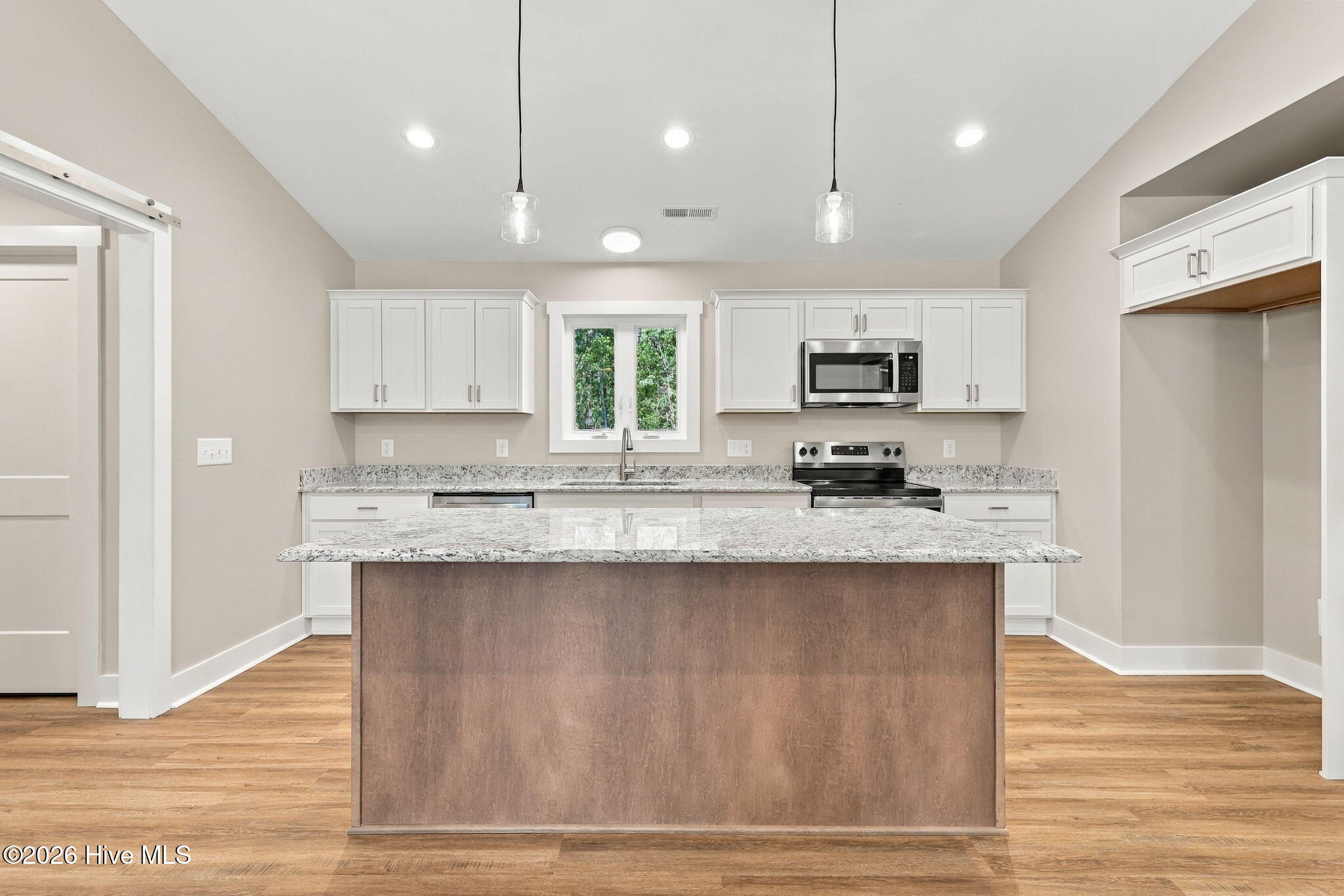 122 Park Avenue Property Photo 24