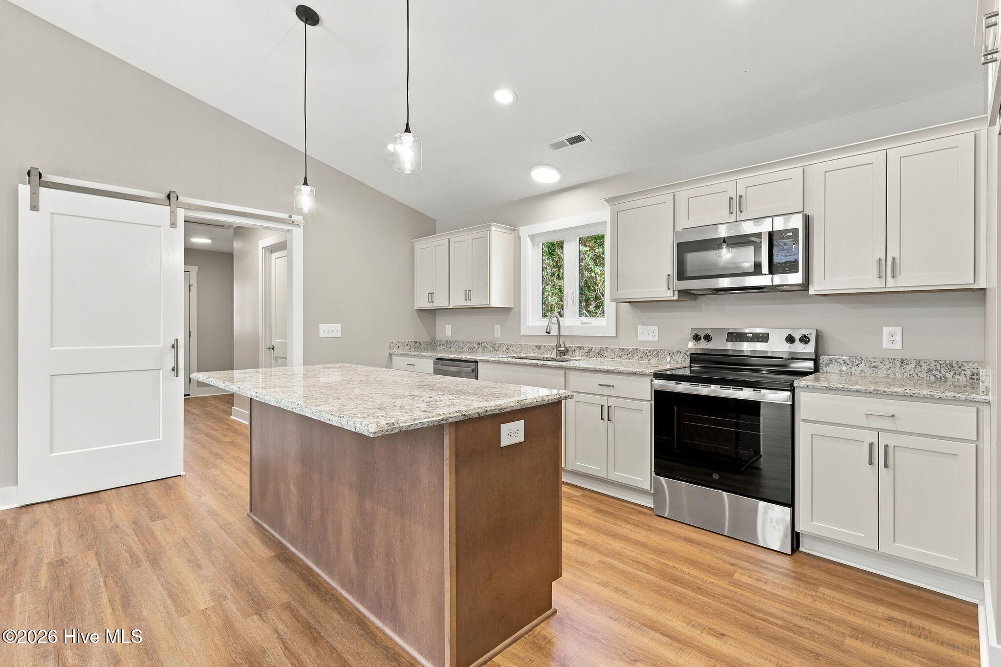 122 Park Avenue Property Photo 25