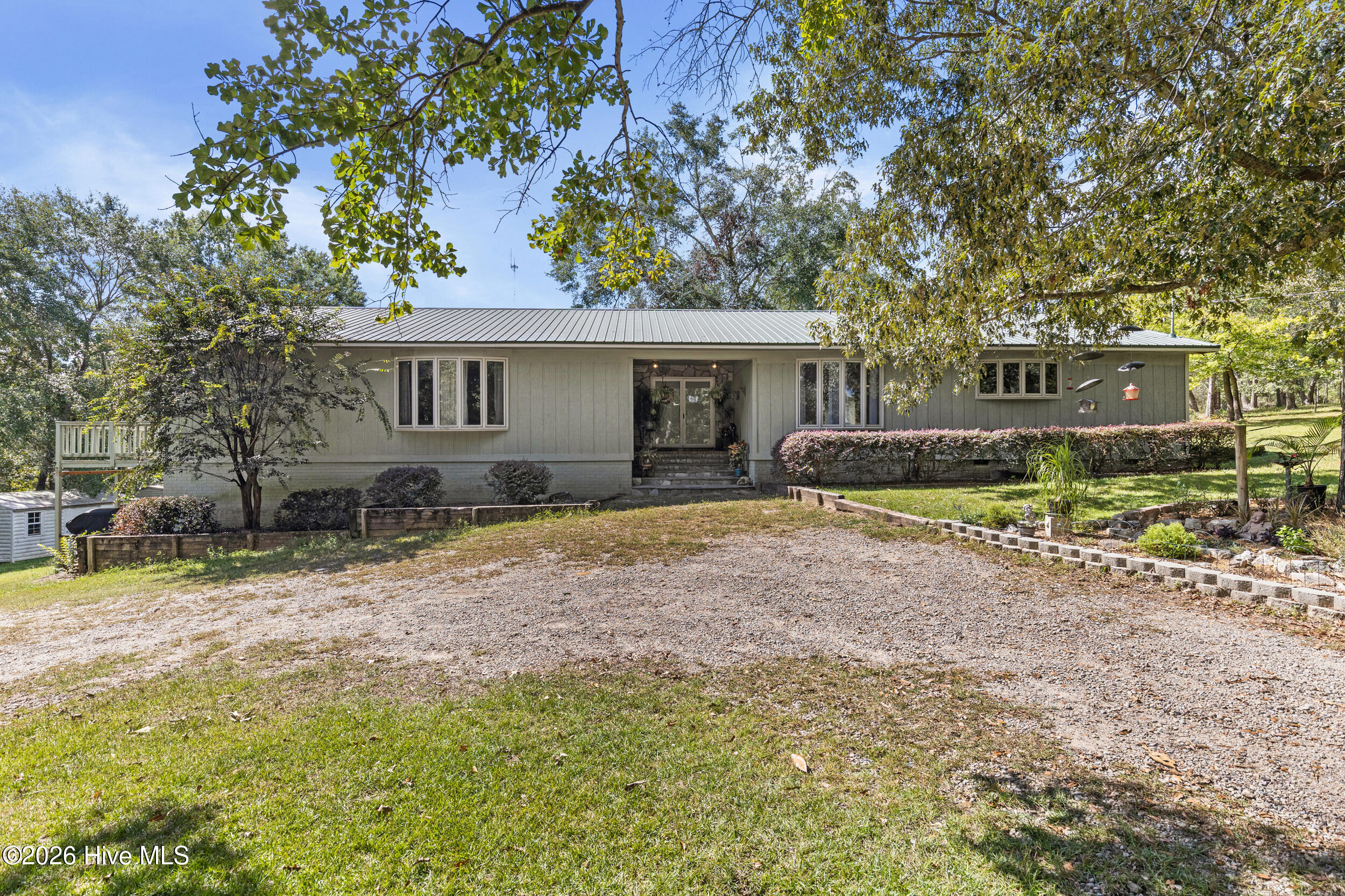 475 Douglas Drive Property Photo 2