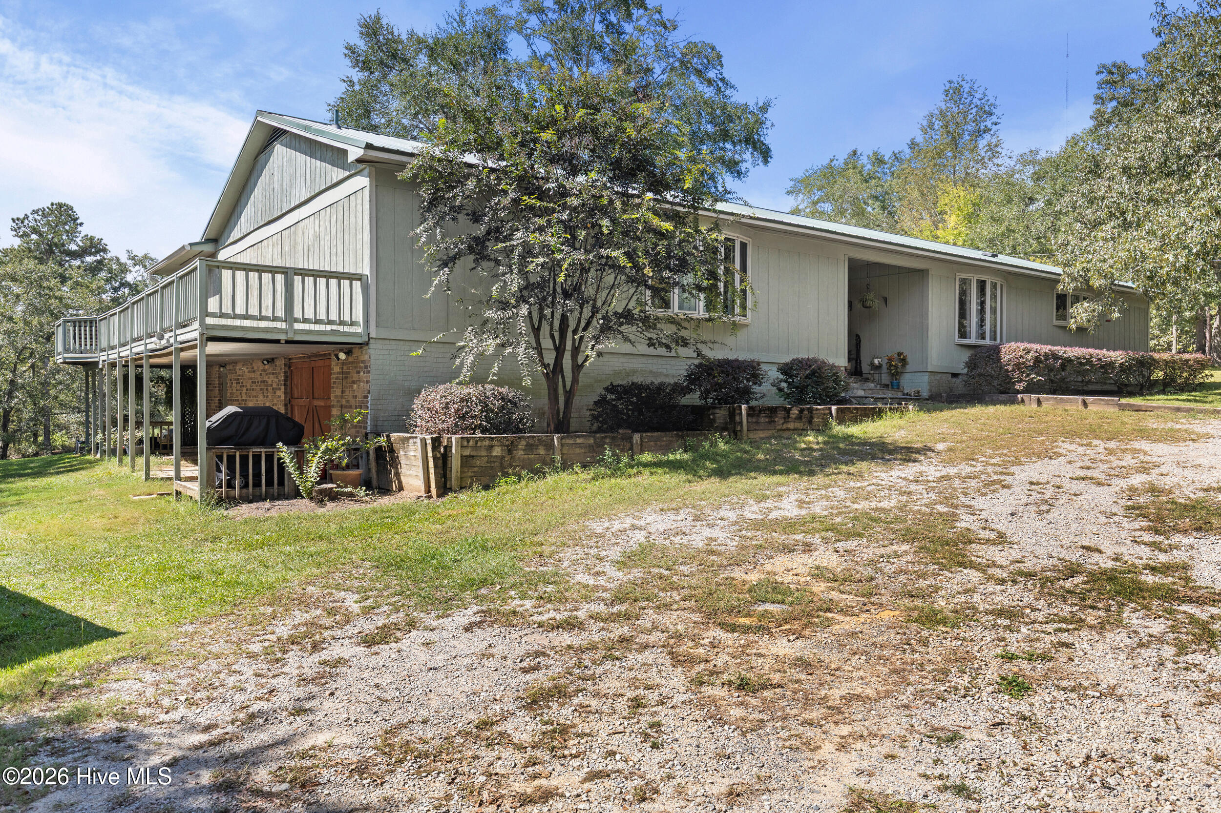 475 Douglas Drive Property Photo 3
