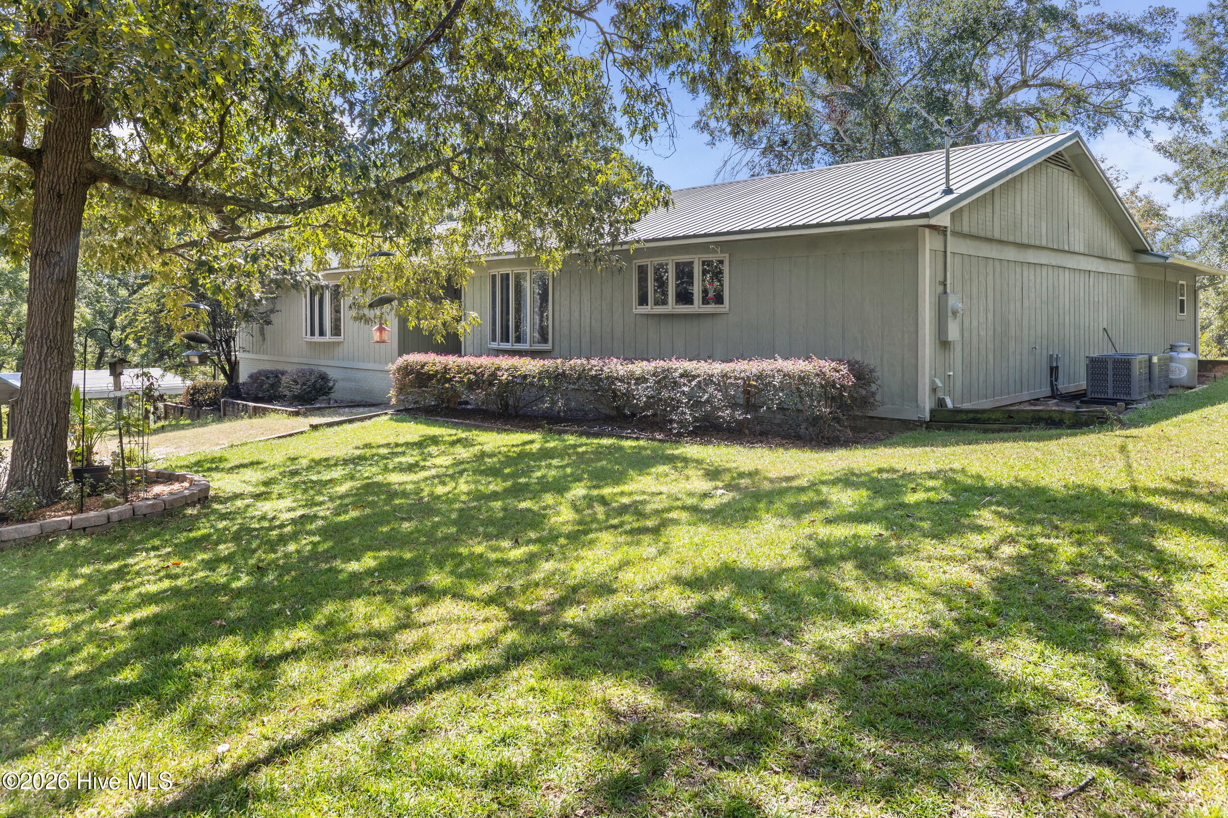 475 Douglas Drive Property Photo 4
