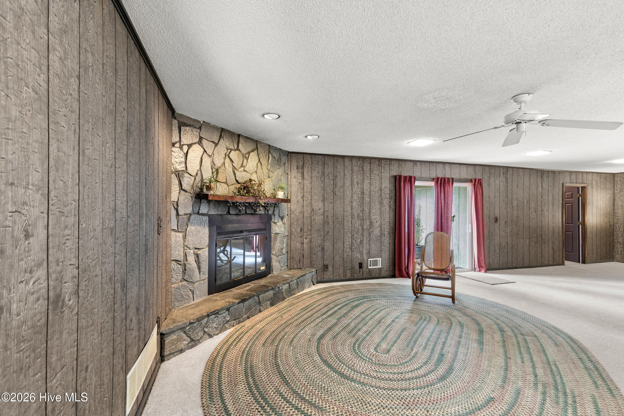 475 Douglas Drive Property Photo 7