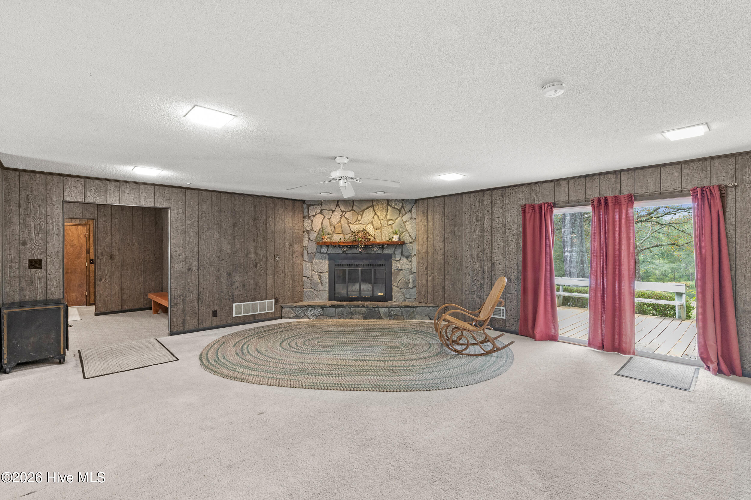 475 Douglas Drive Property Photo 8