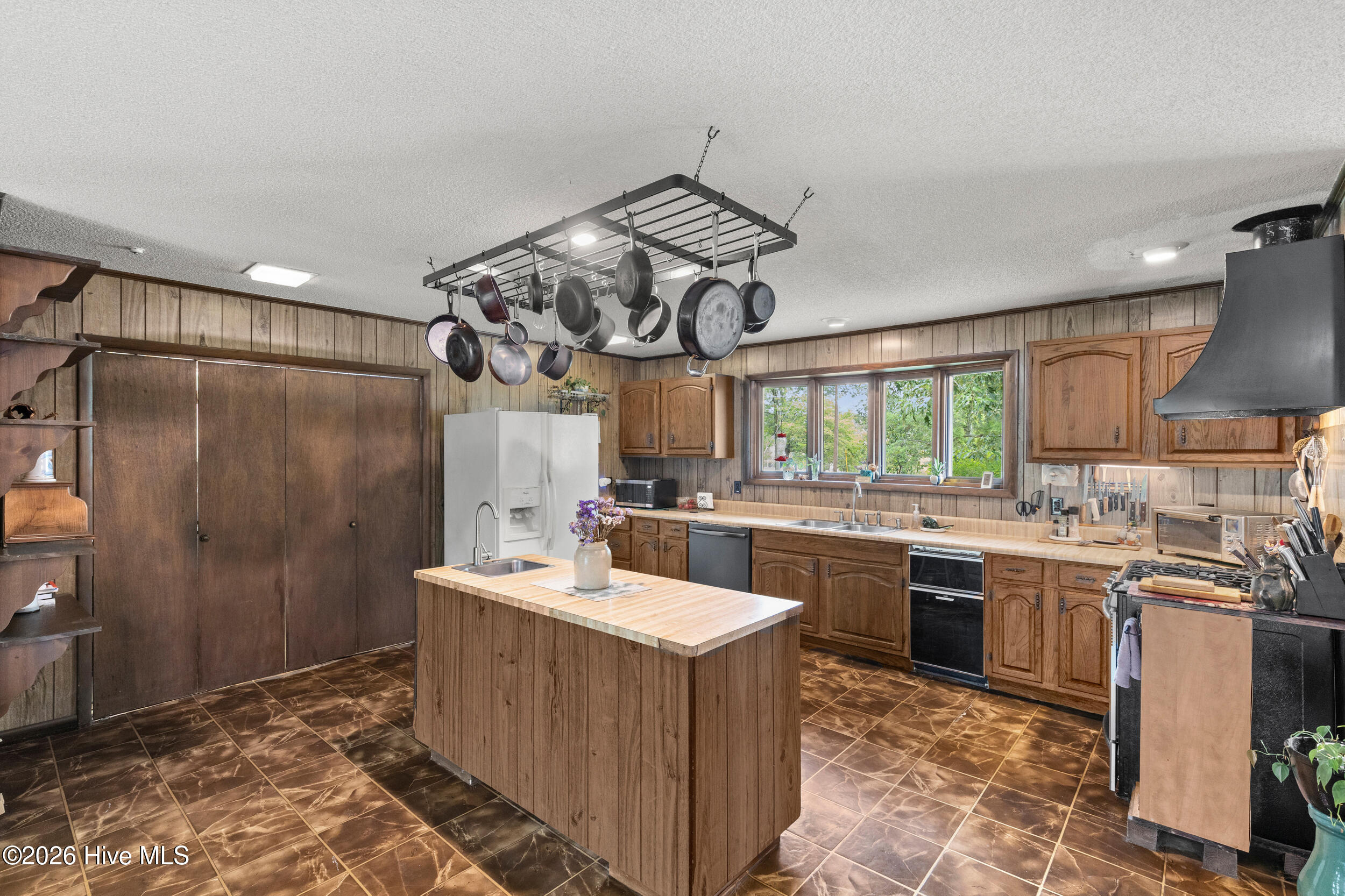 475 Douglas Drive Property Photo 15