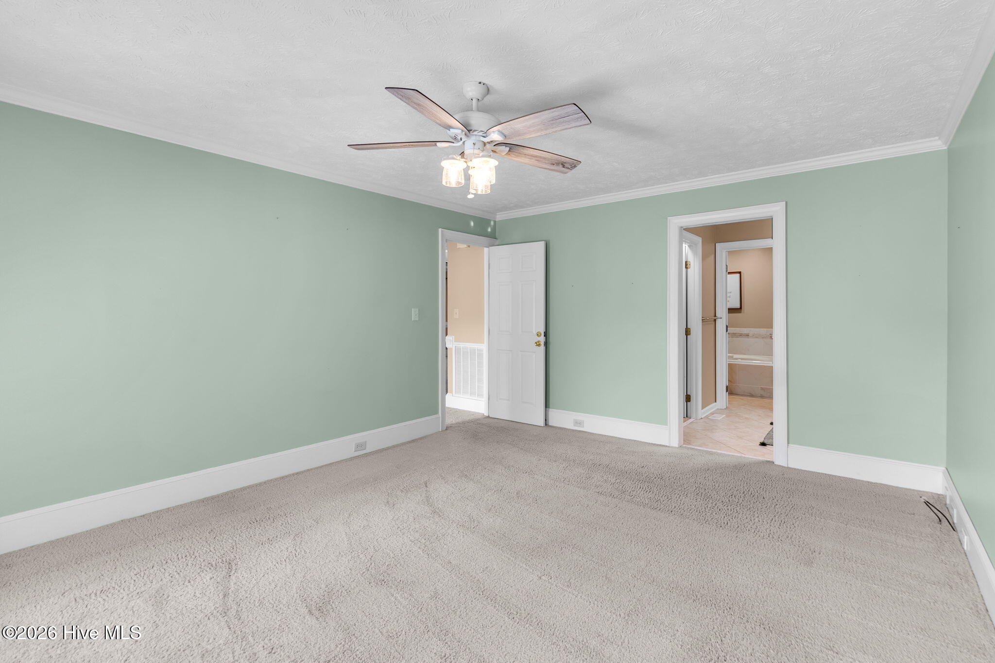 427 Newburgh Drive Property Photo 13
