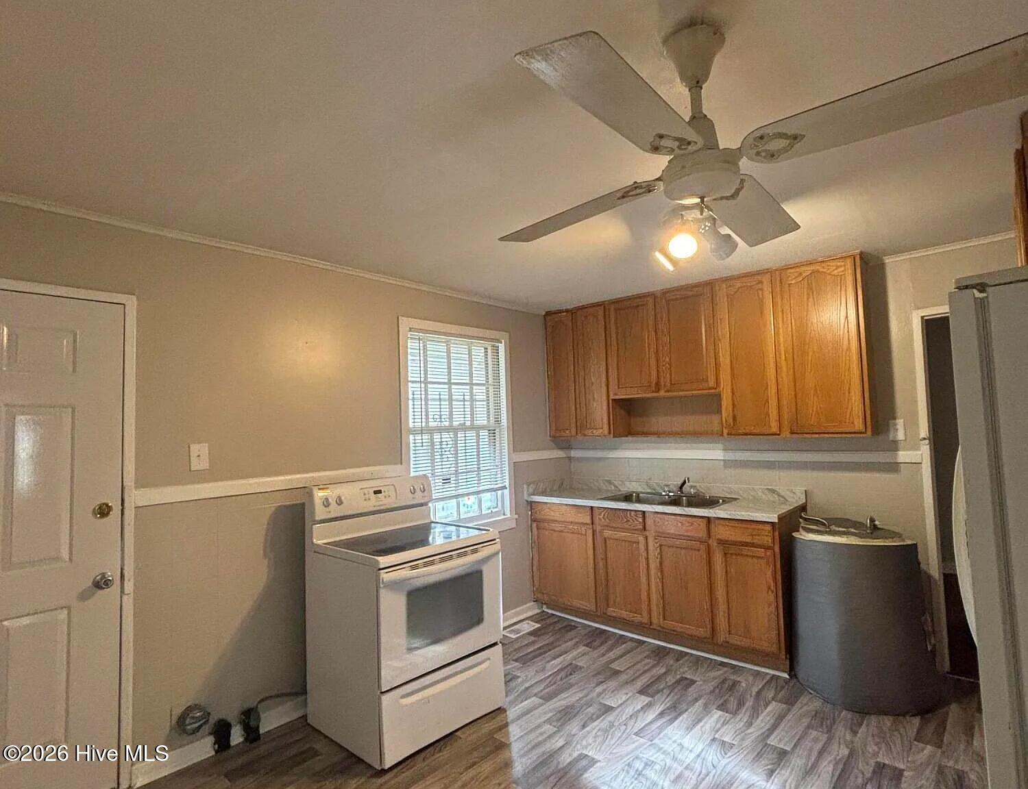 2820 Anne Street Property Photo 6