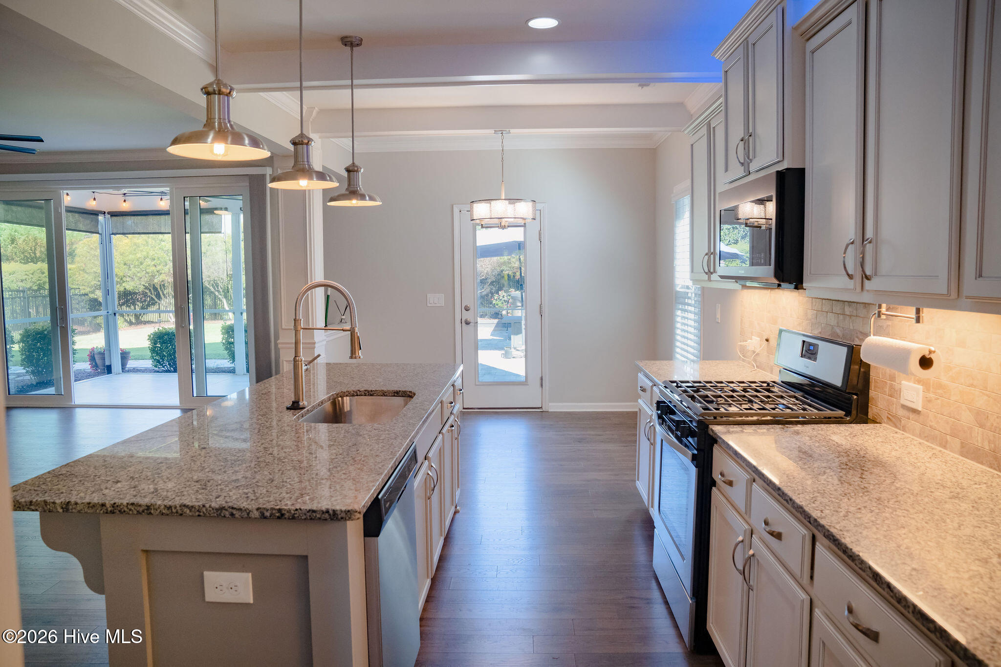 4058 Druids Glen Drive Property Photo 9