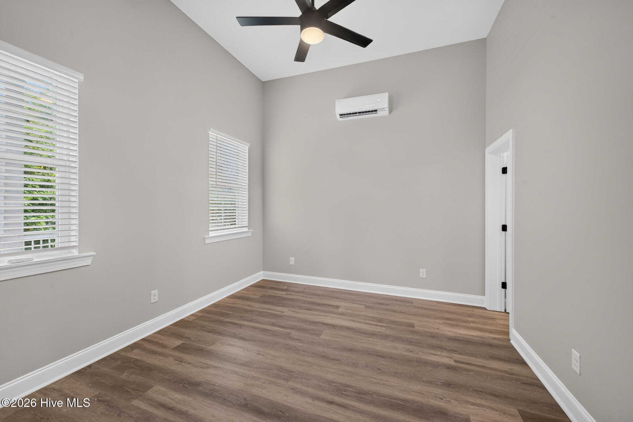 517 Dupont Street Apt B Property Photo 14