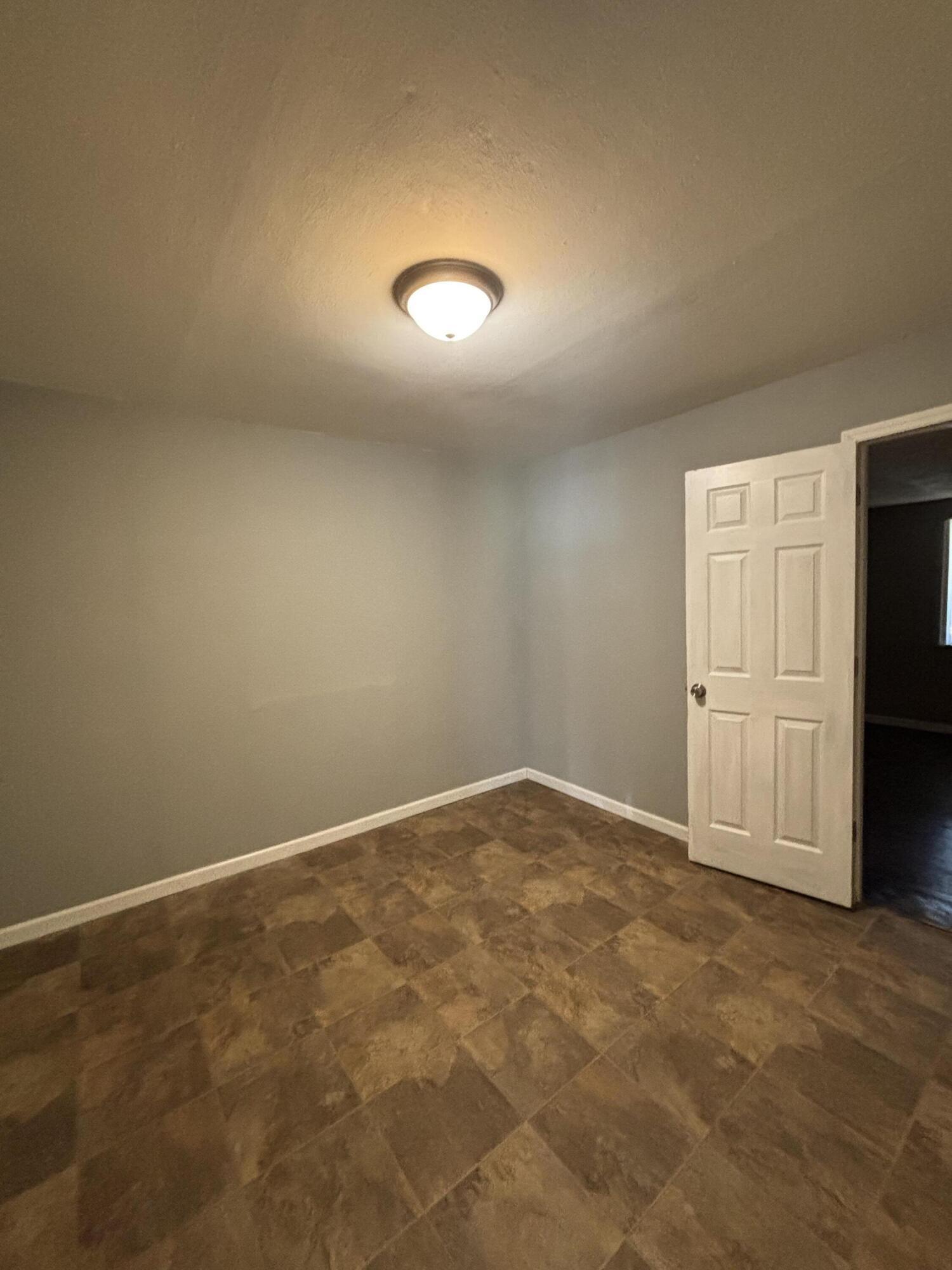 411 Artmus Street Property Photo 9