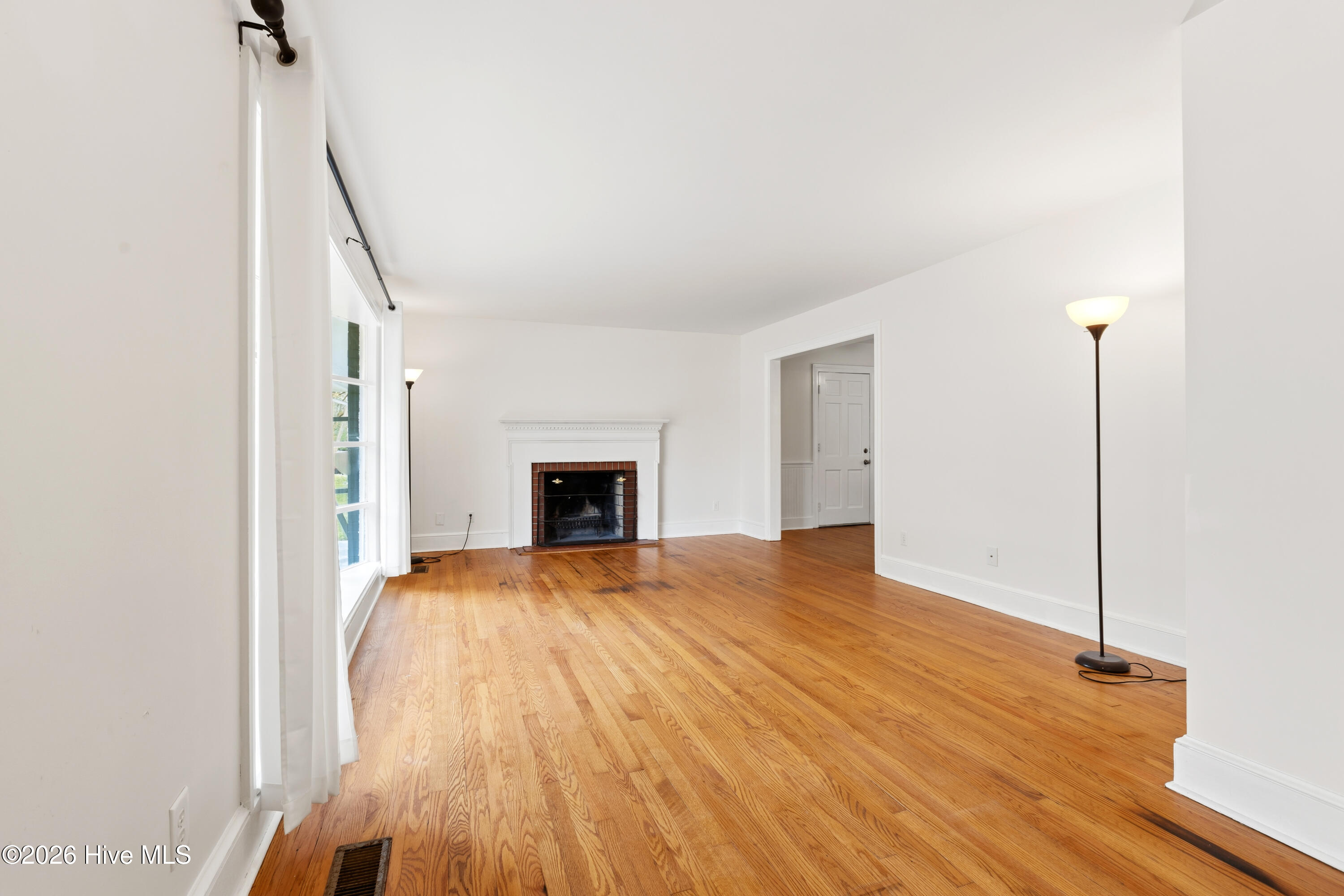 1610 Crescent Drive Property Photo 9