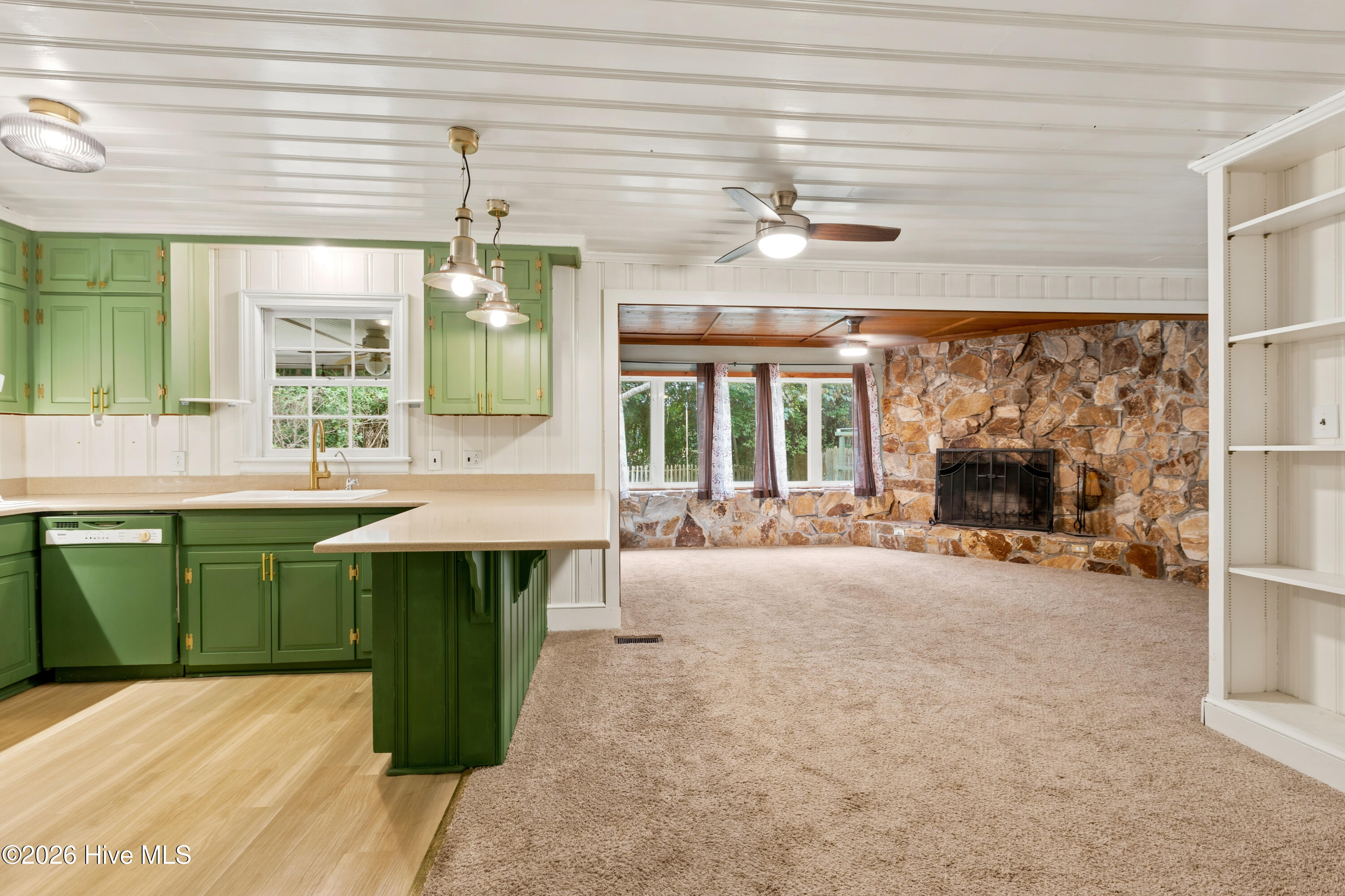 1610 Crescent Drive Property Photo 18