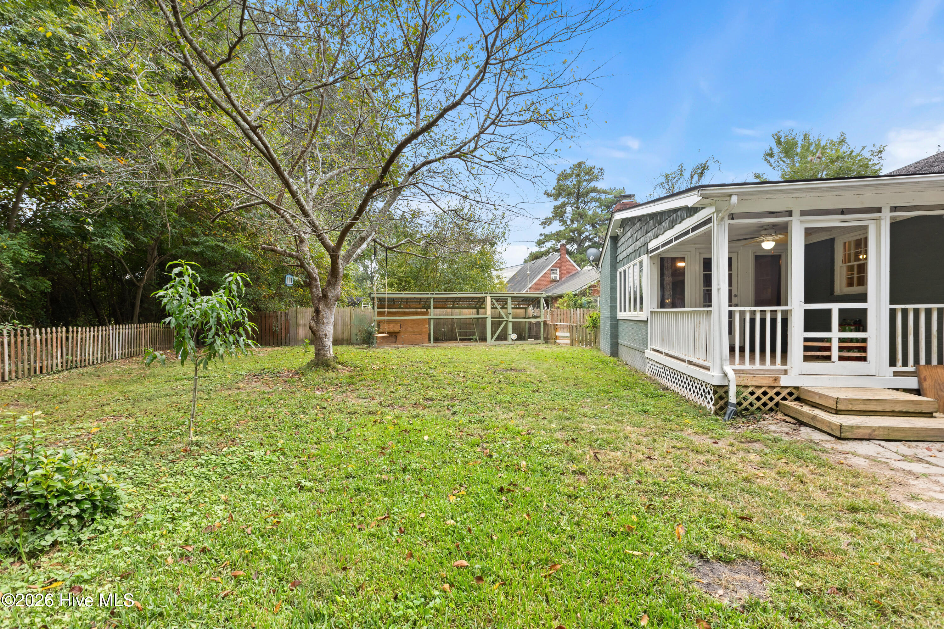 1610 Crescent Drive Property Photo 43