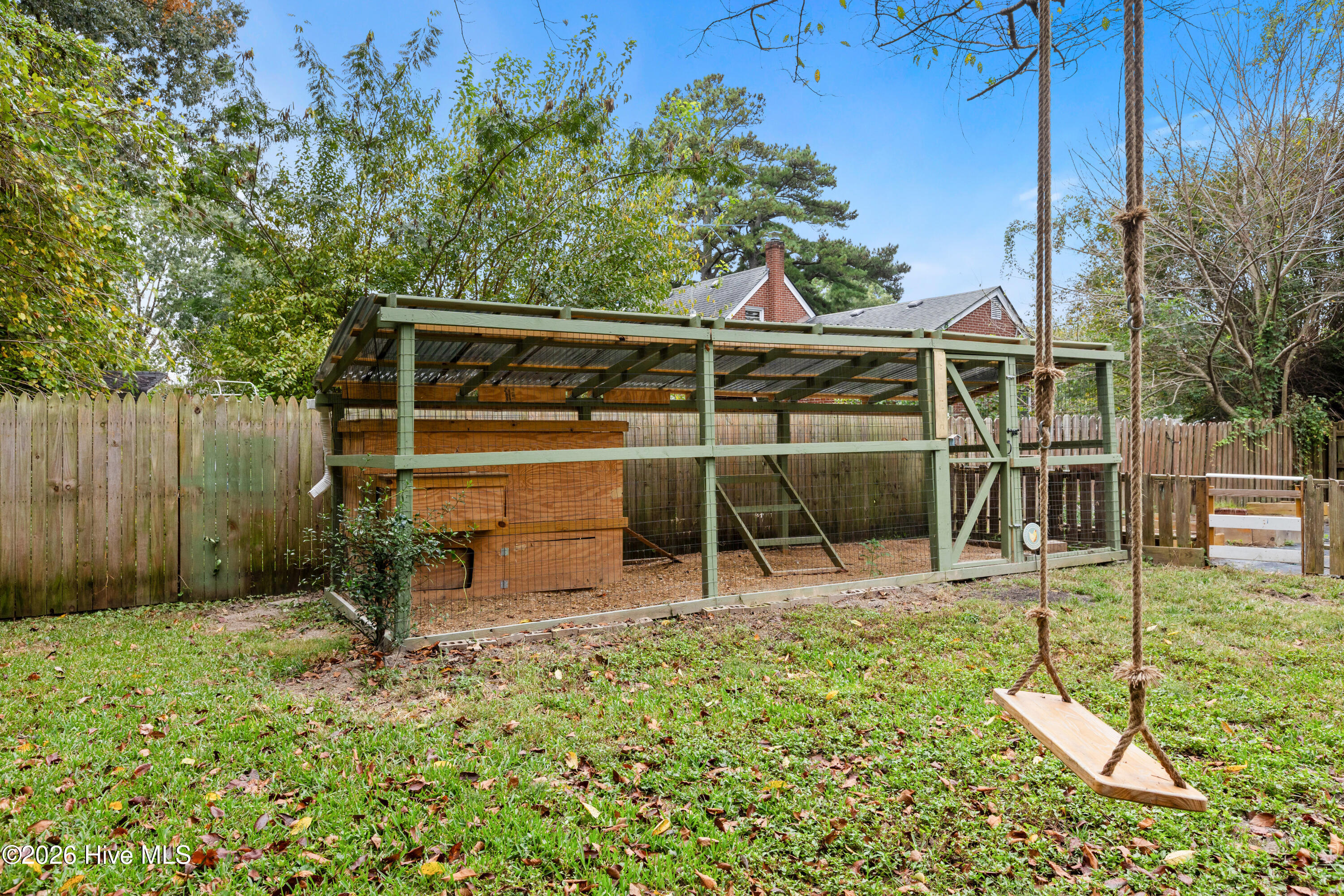 1610 Crescent Drive Property Photo 44