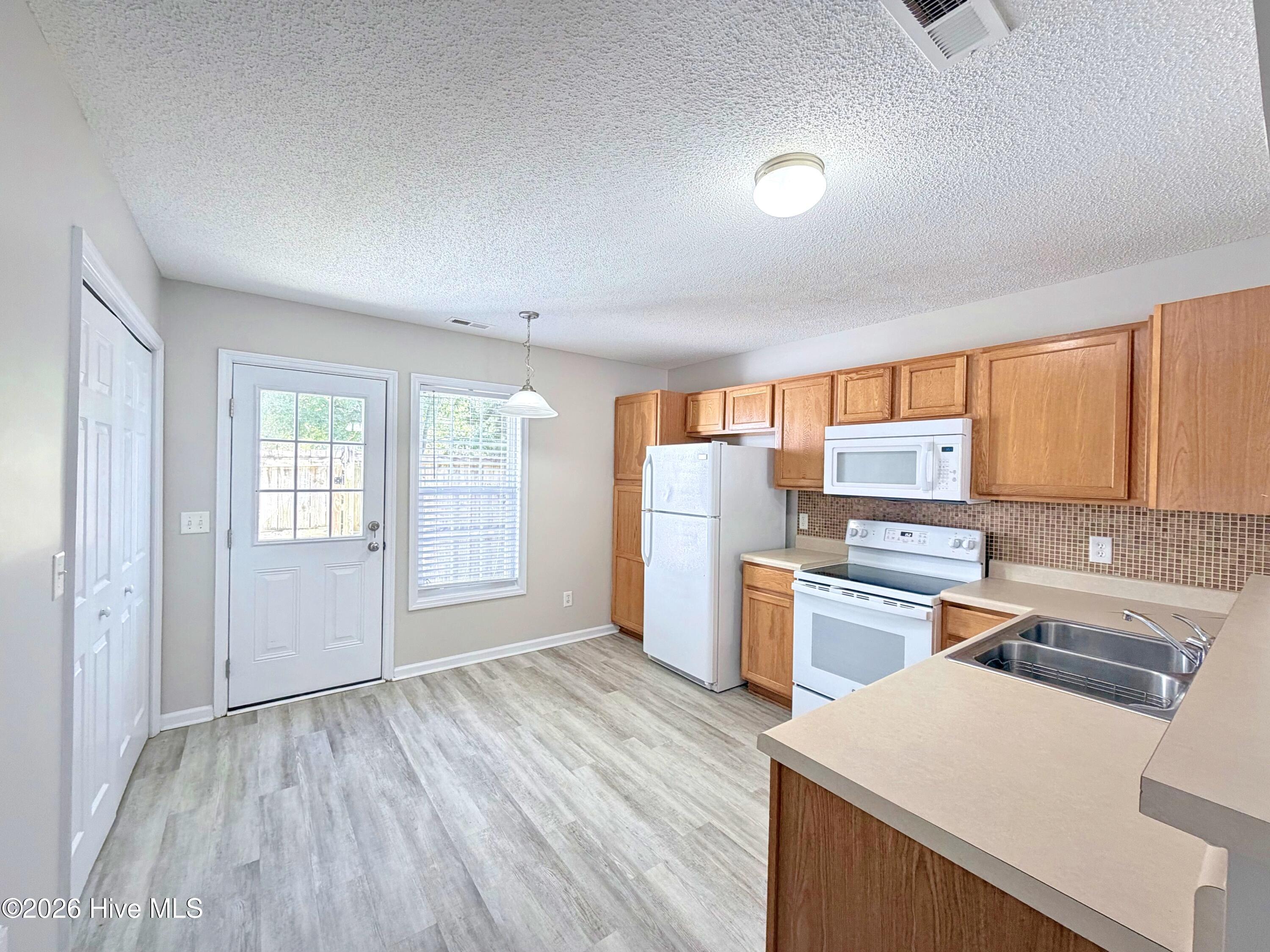 206 Palace Circle Property Photo 9