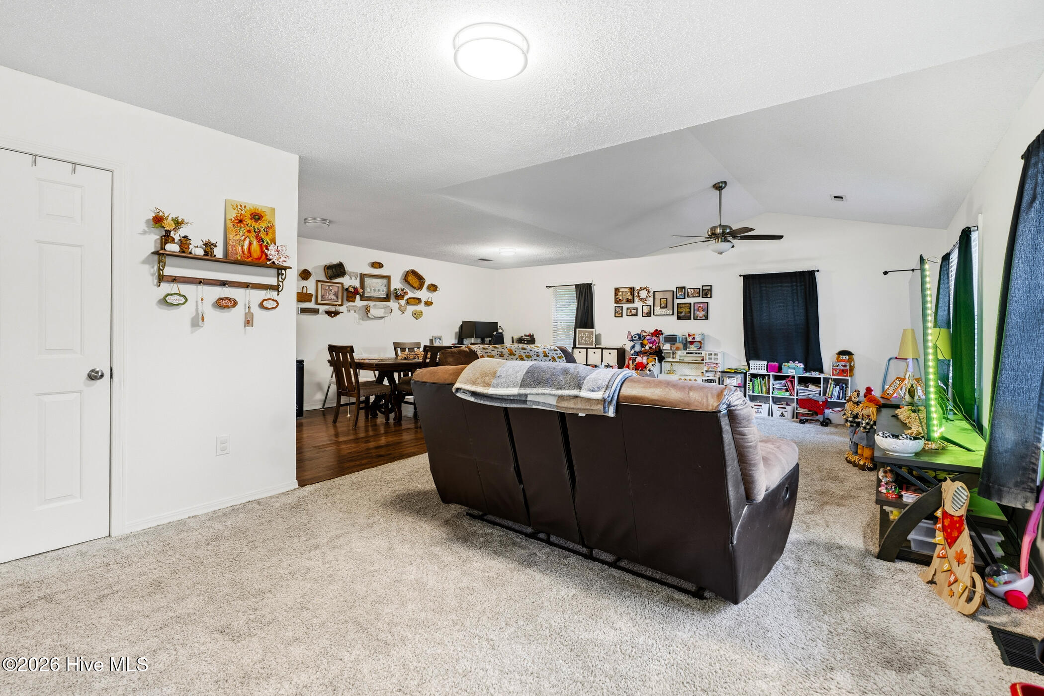 121 E Eason Drive Property Photo 4