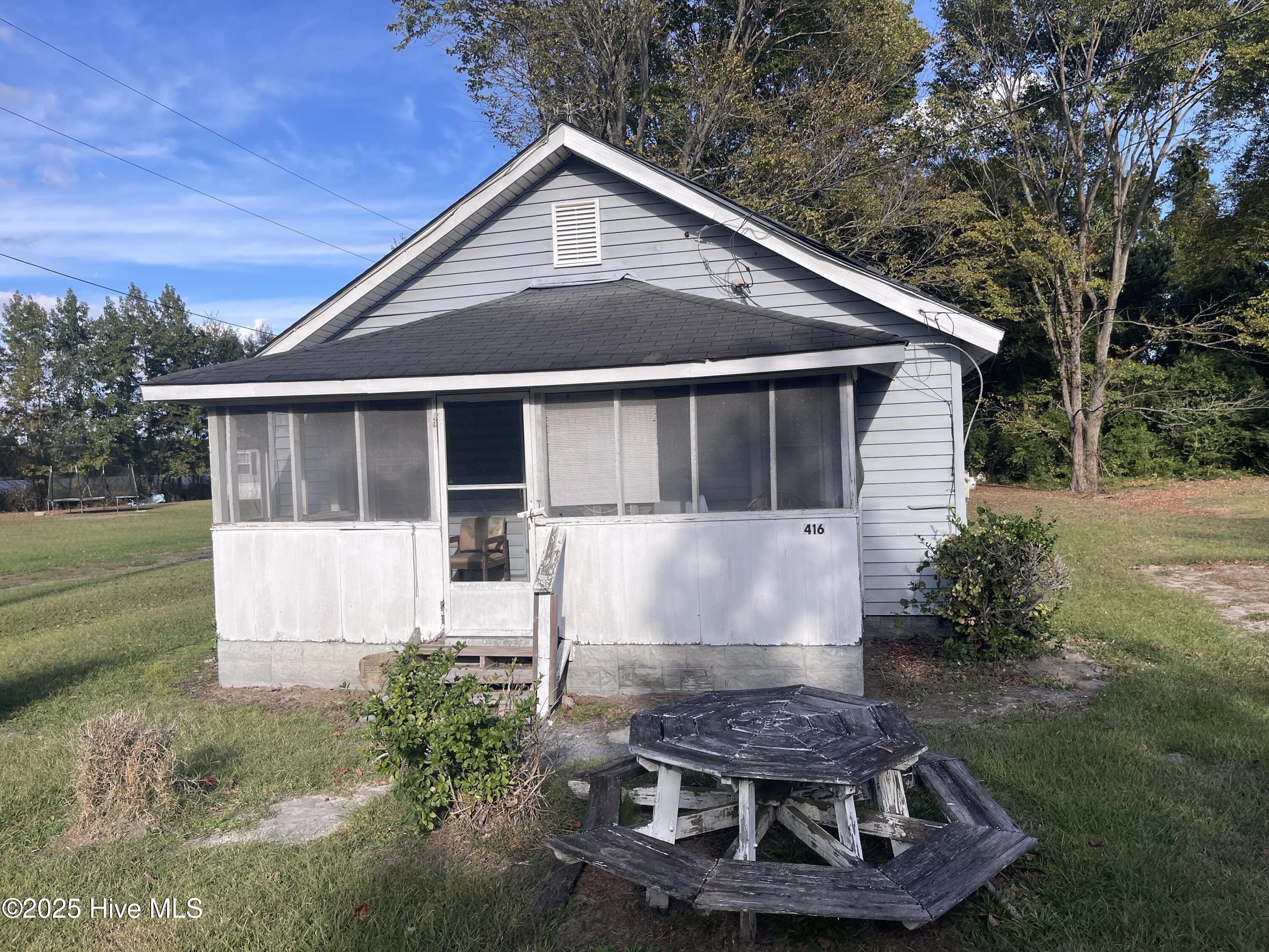 416 Catherine Street Property Photo 1