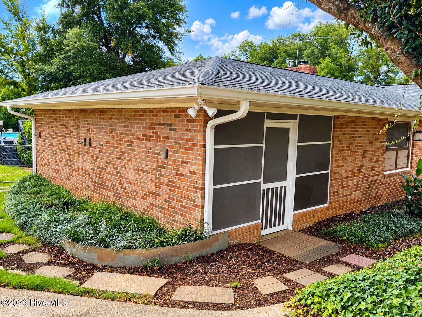 3215 Colonial Drive Property Photo 4