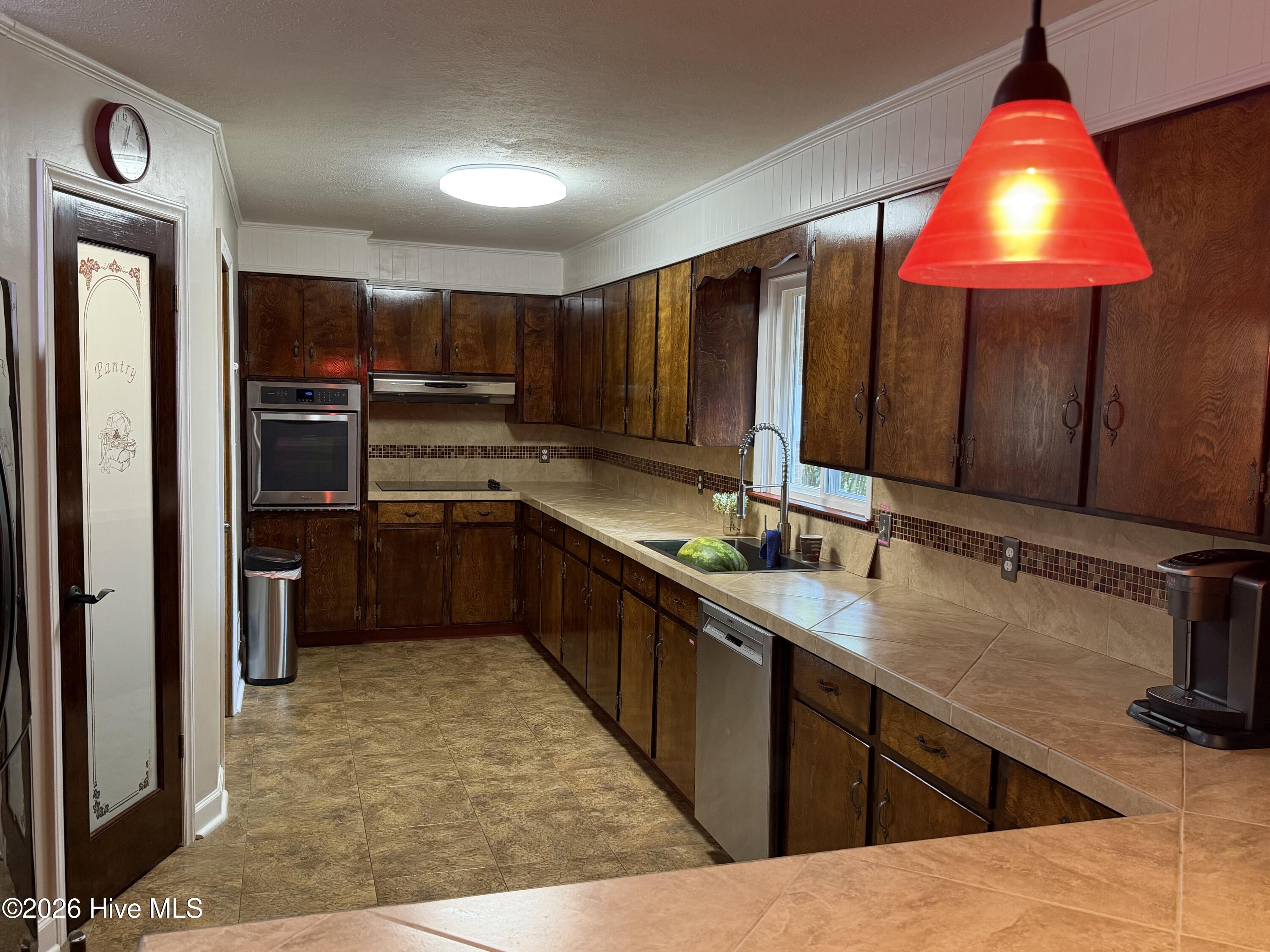 3215 Colonial Drive Property Photo 10
