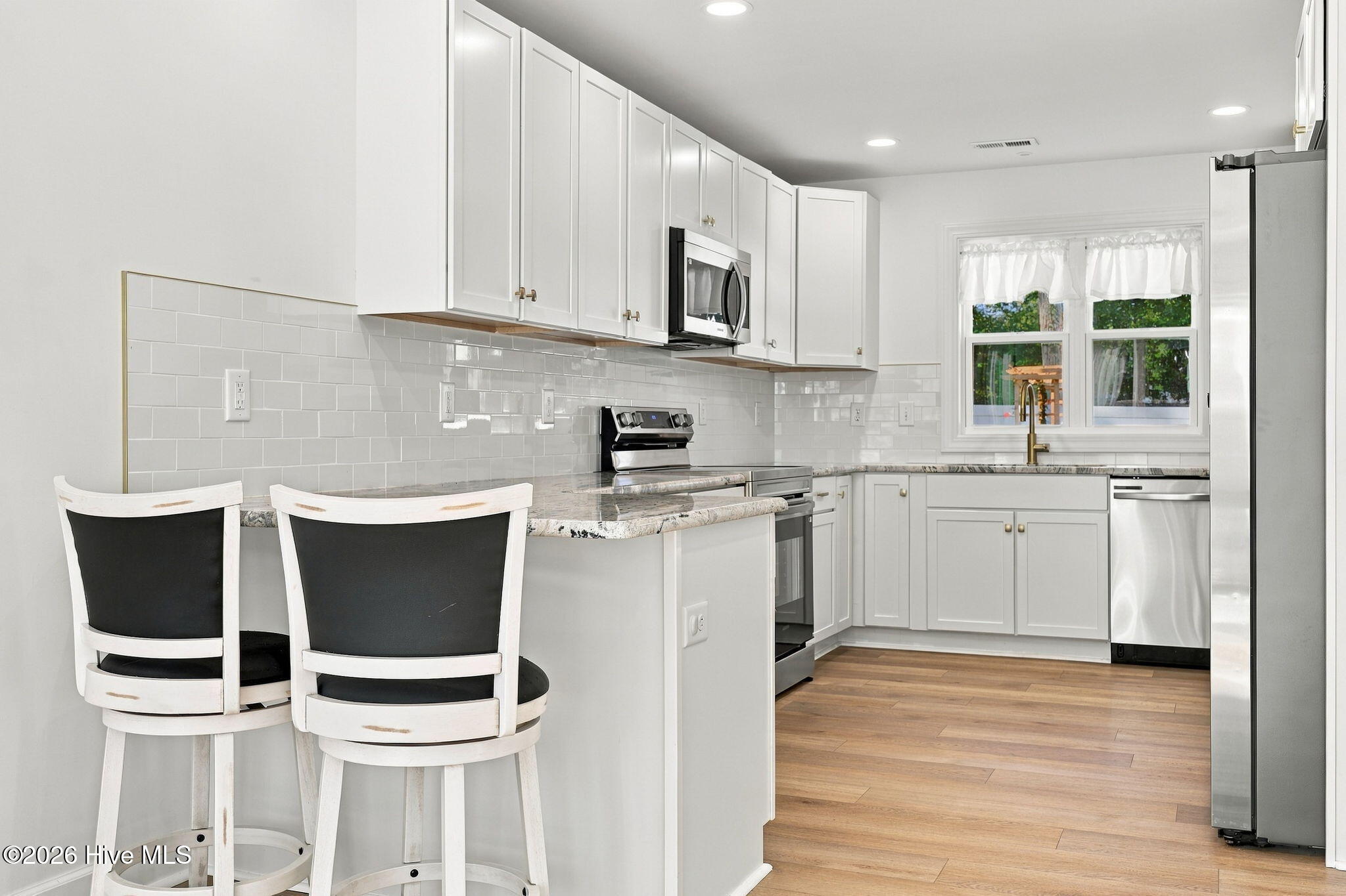 1874 Slatestone Road Property Photo 8