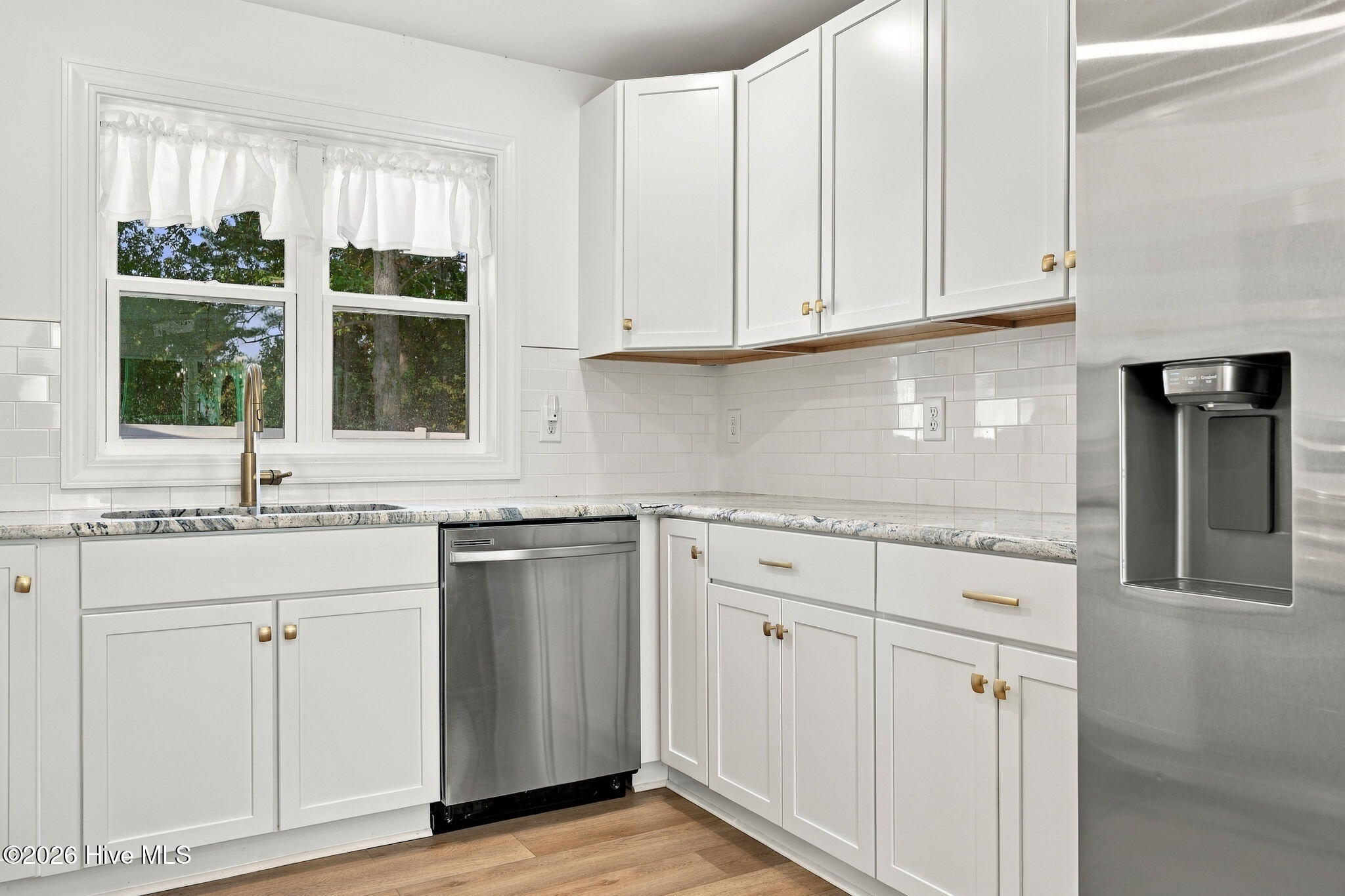 1874 Slatestone Road Property Photo 9