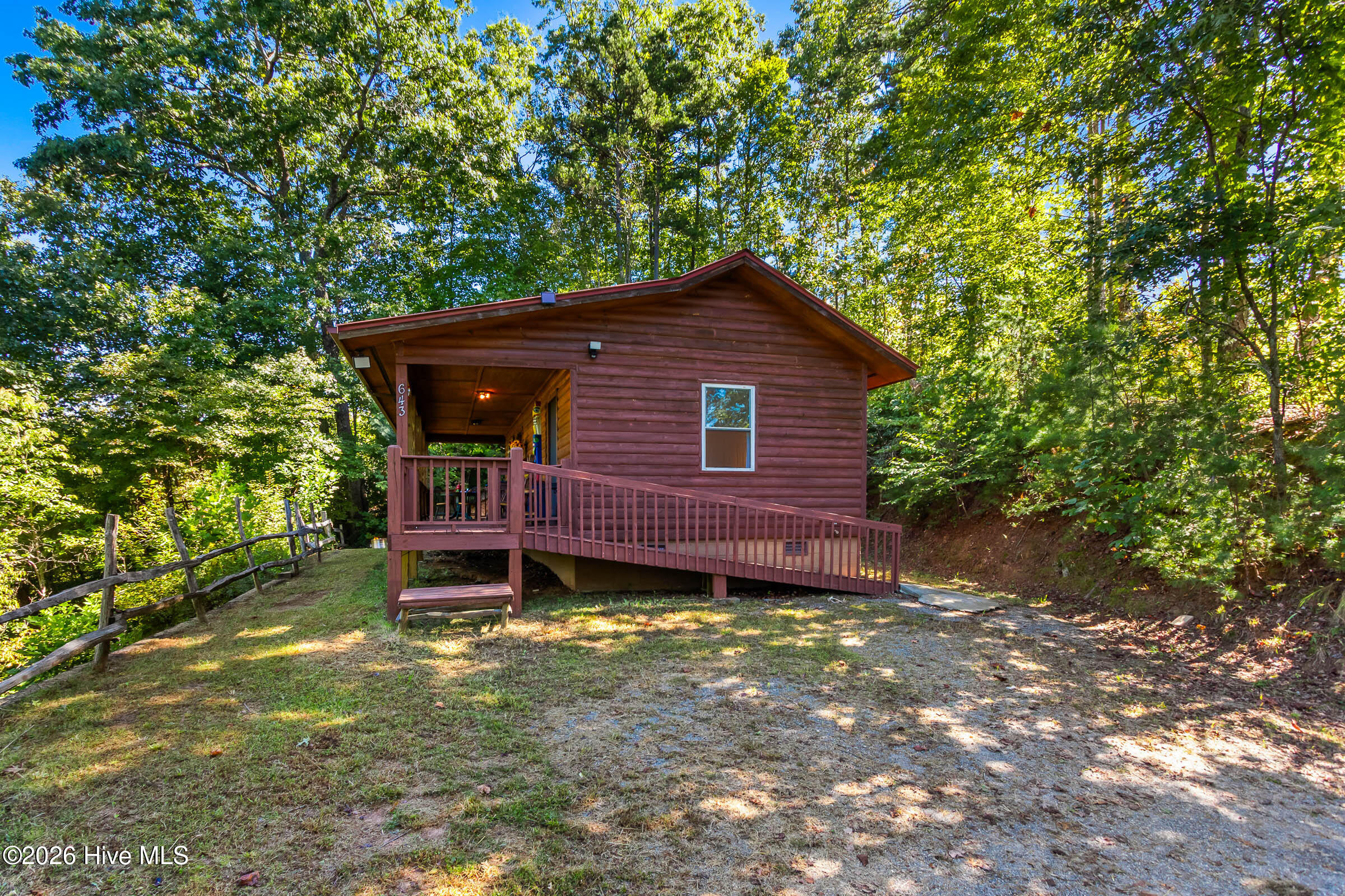 643 Zekes Trail Property Photo 2