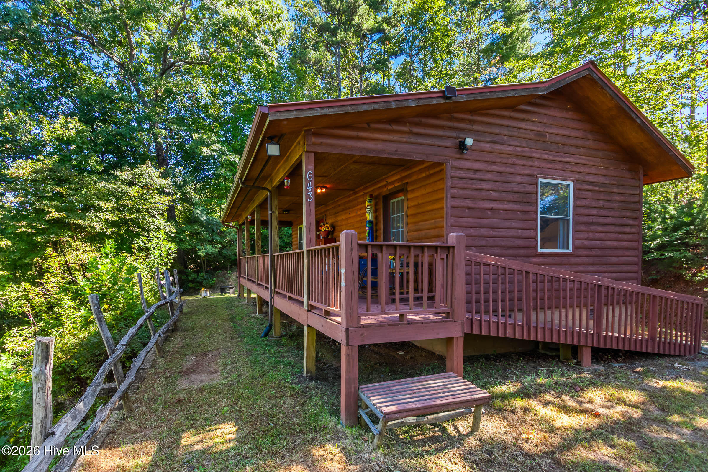 643 Zekes Trail Property Photo 3