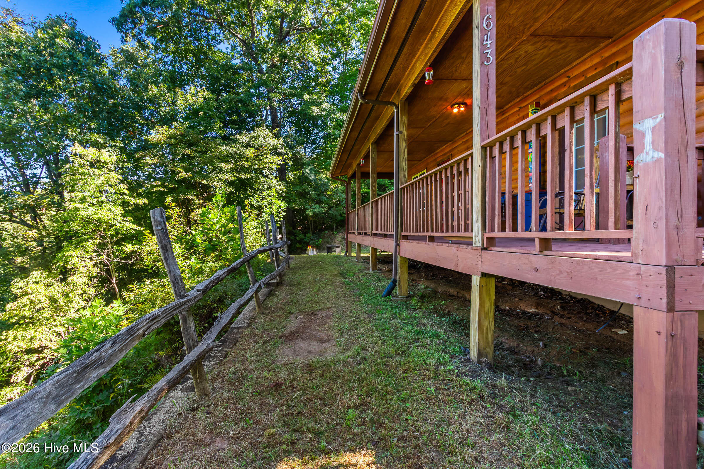 643 Zekes Trail Property Photo 4