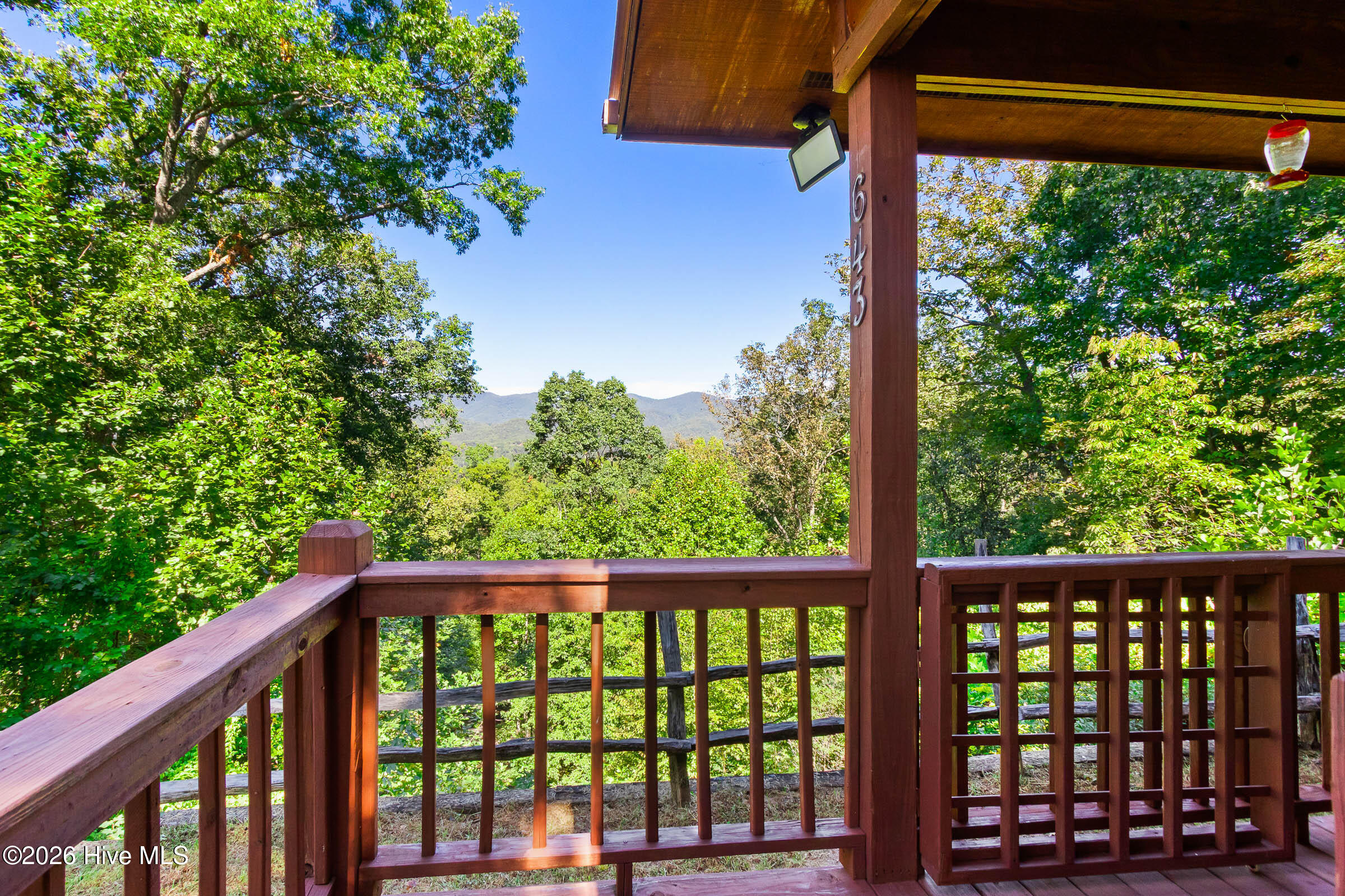 643 Zekes Trail Property Photo 9