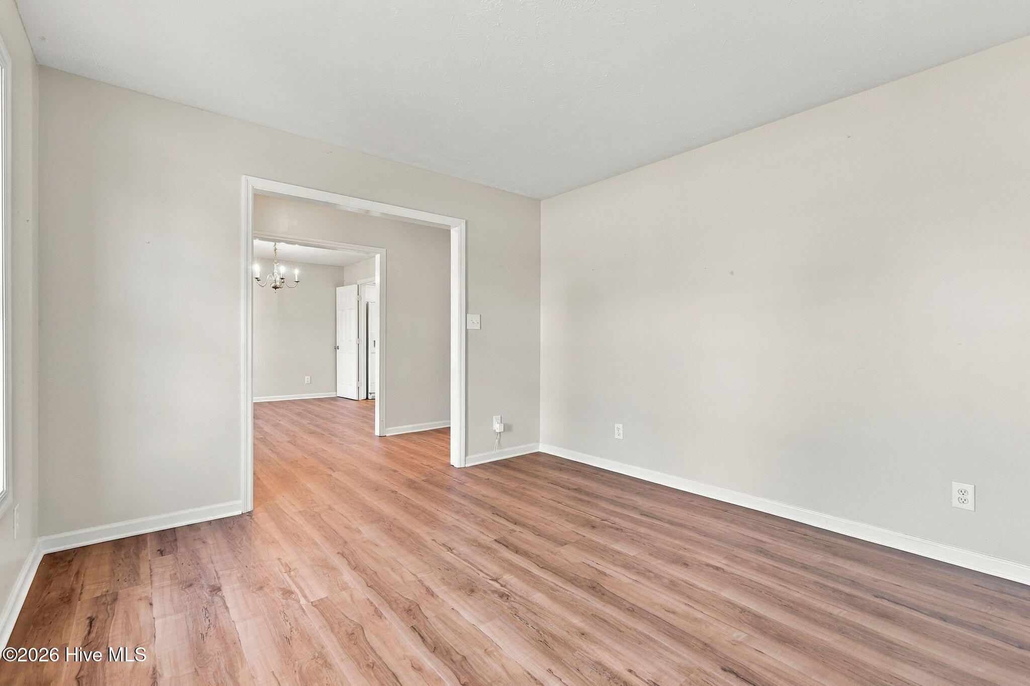 5033 Miranda Drive Property Photo 7