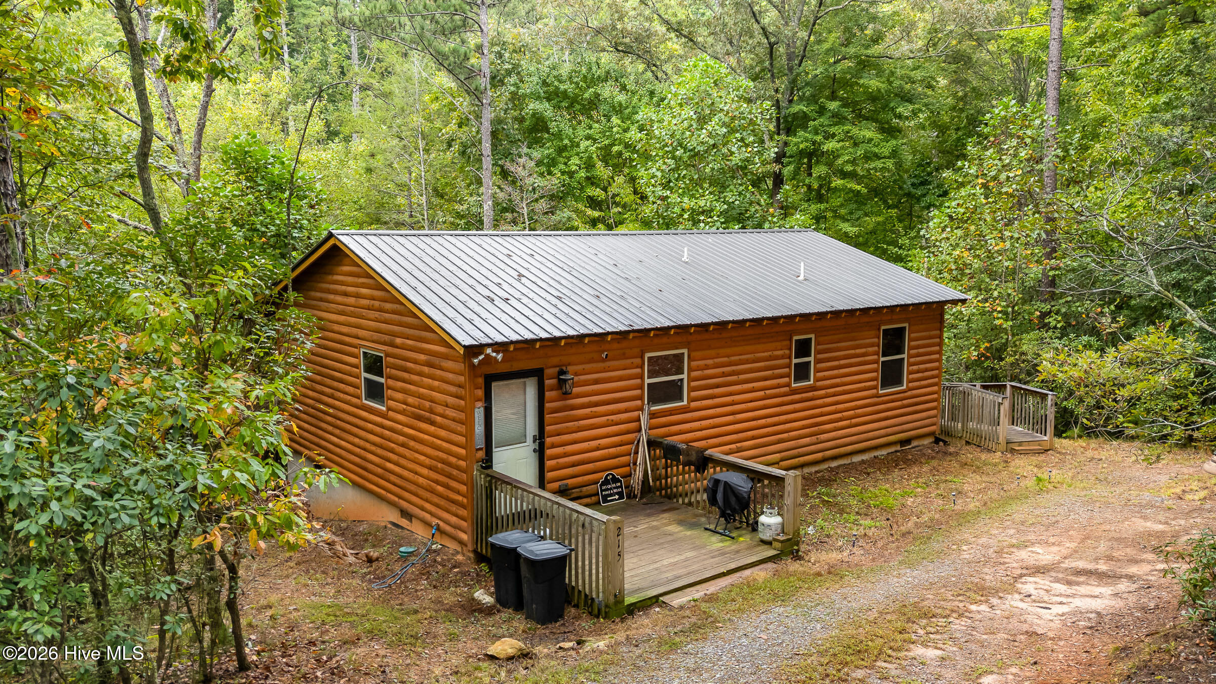215 Quail Drive Property Photo 4