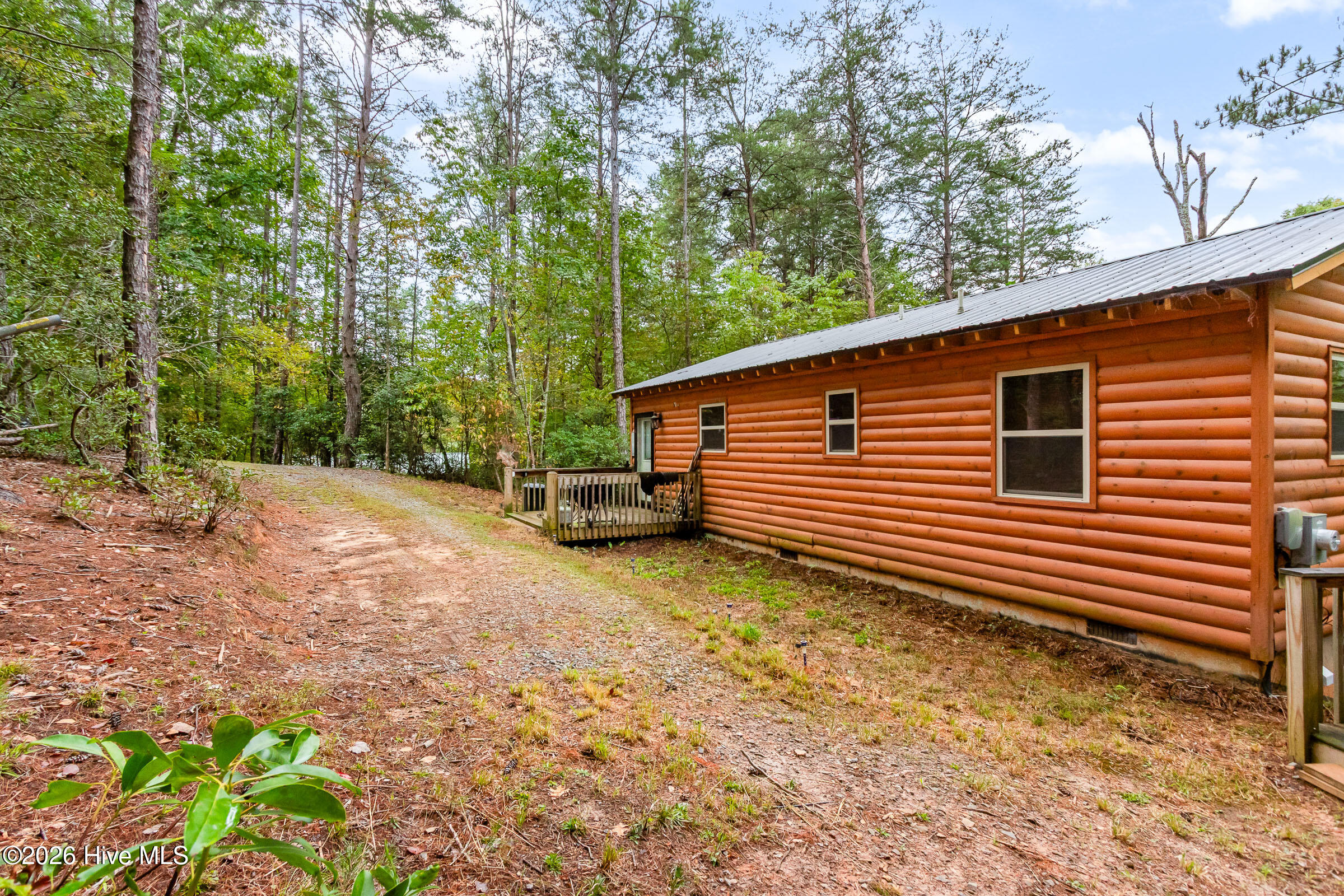 215 Quail Drive Property Photo 6