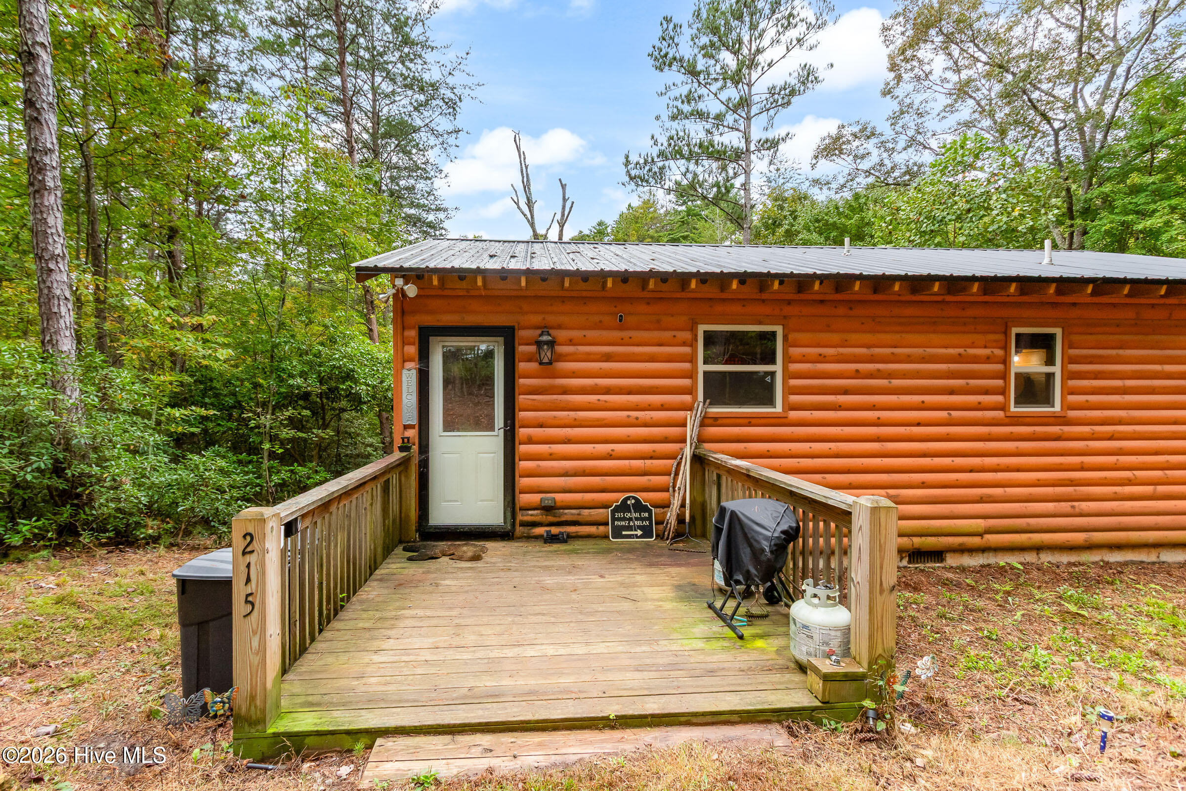 215 Quail Drive Property Photo 7
