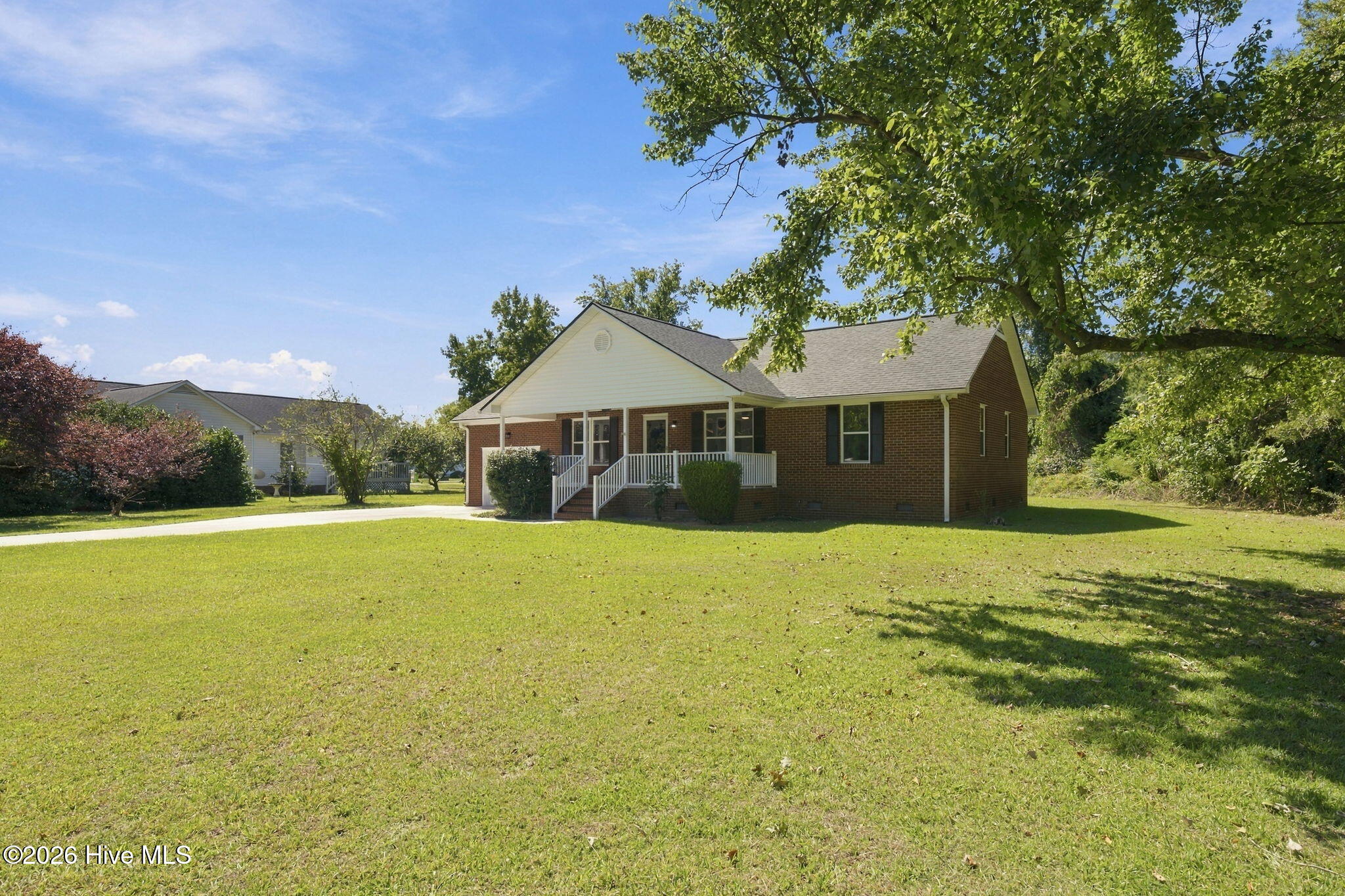 4425 Rivershore Drive Property Photo 2