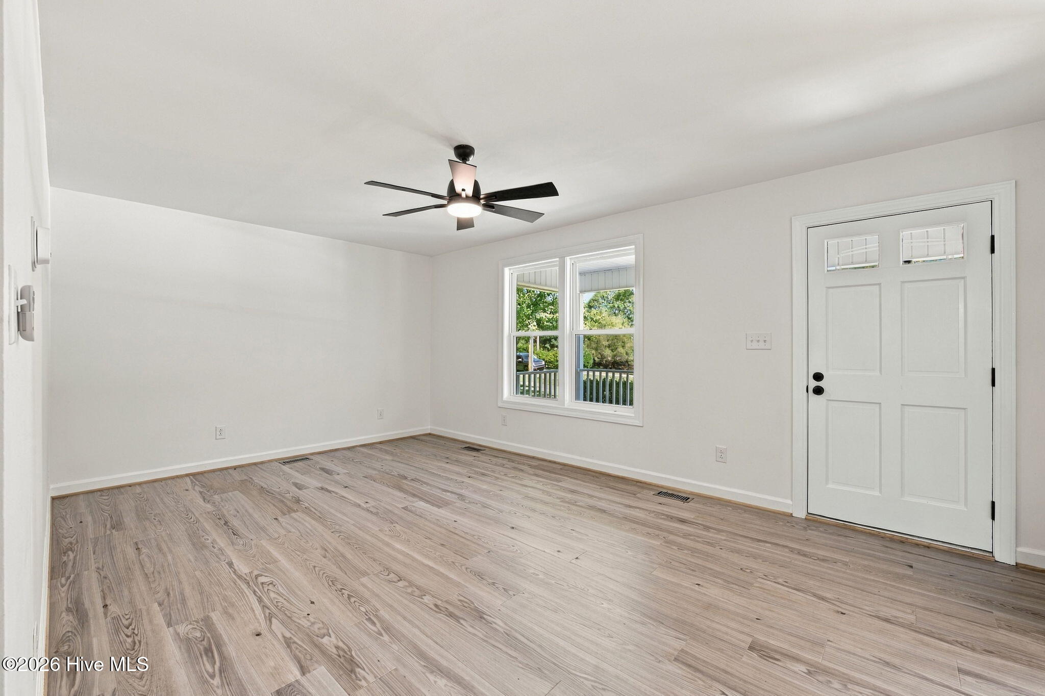 4425 Rivershore Drive Property Photo 7