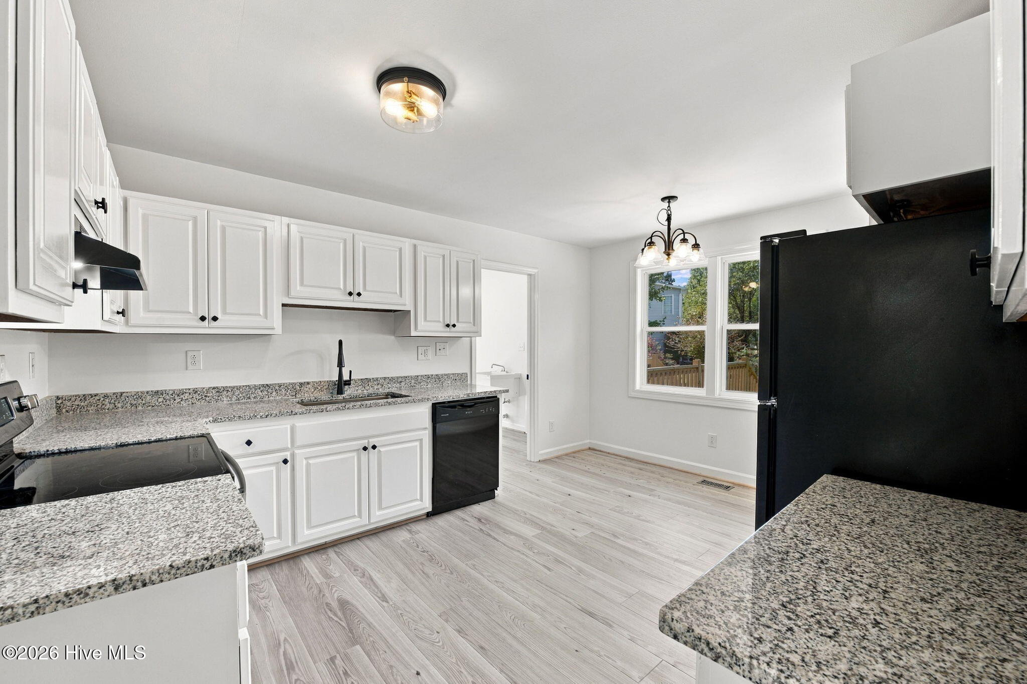 4425 Rivershore Drive Property Photo 9