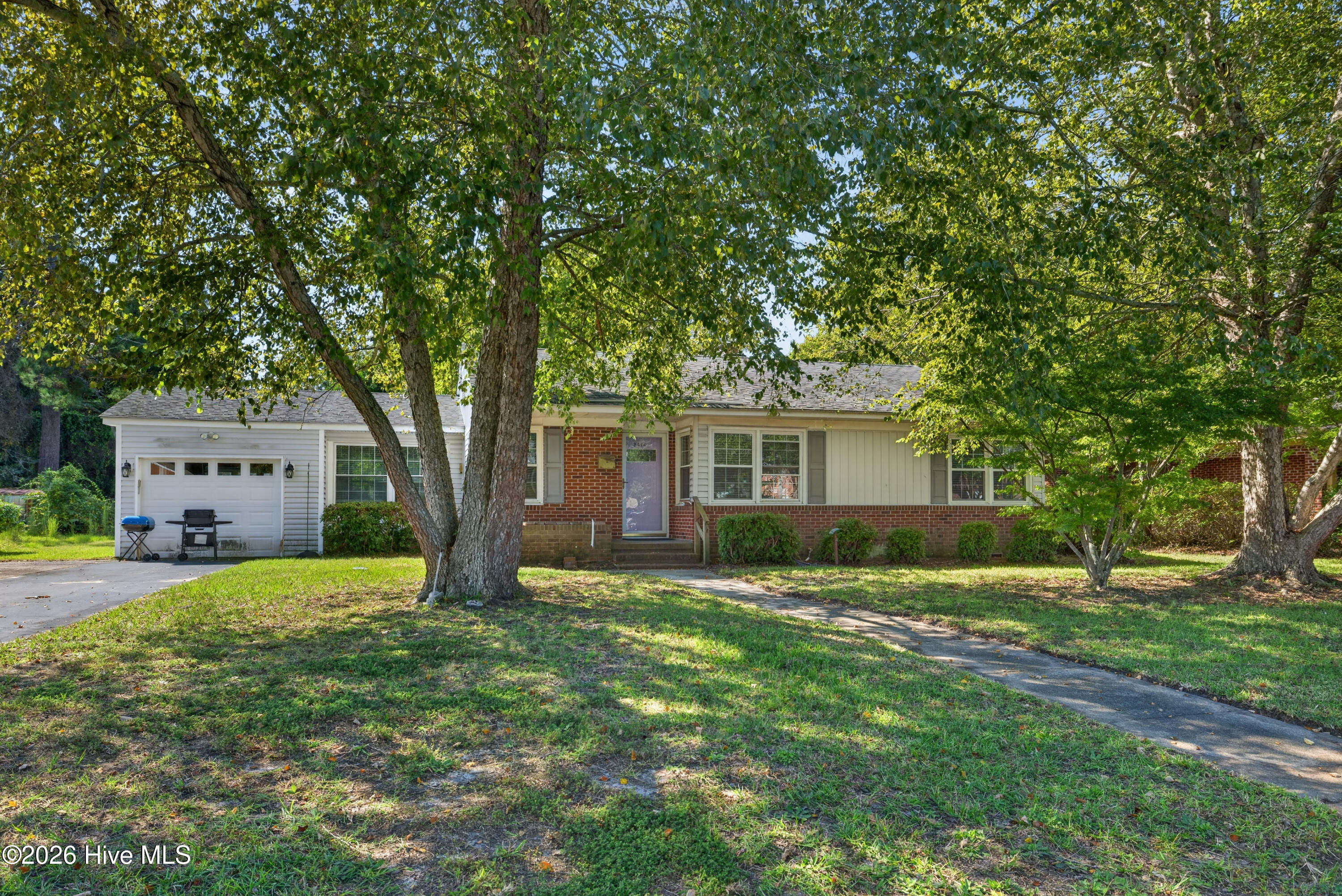 2414 Belvedere Drive Property Photo 3