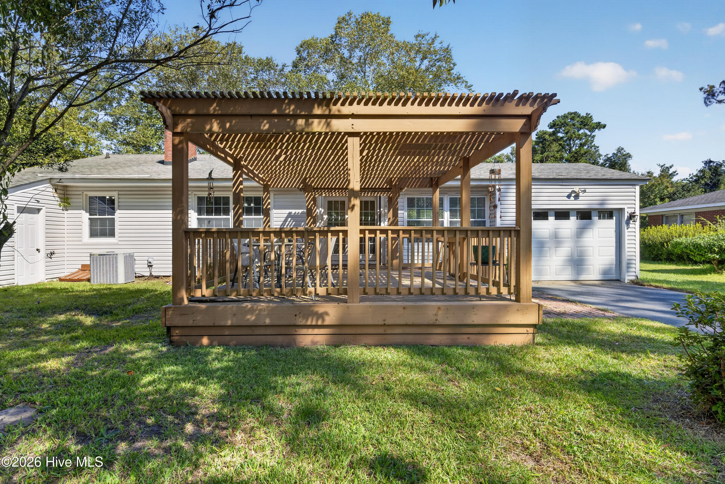 2414 Belvedere Drive Property Photo 6