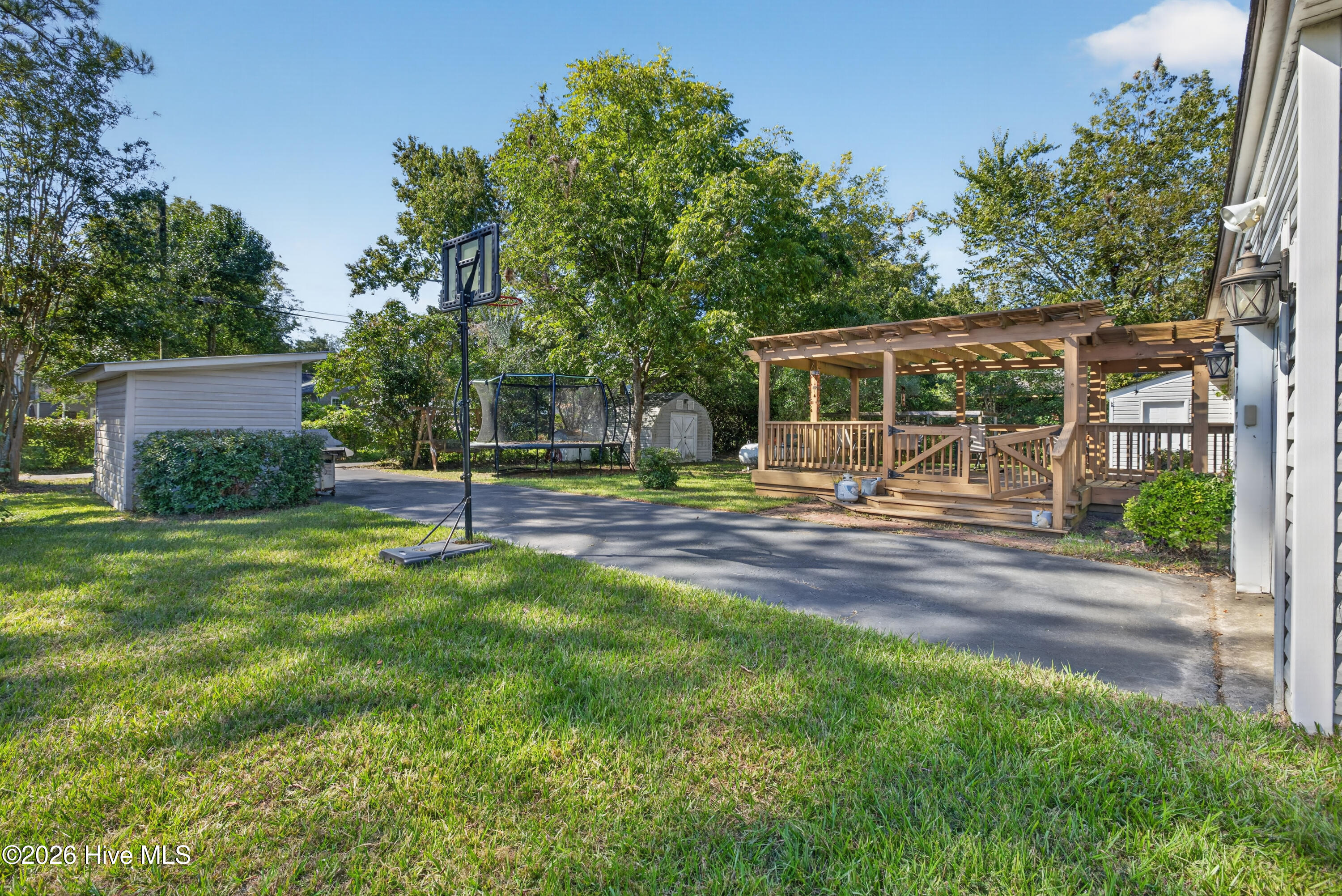 2414 Belvedere Drive Property Photo 7