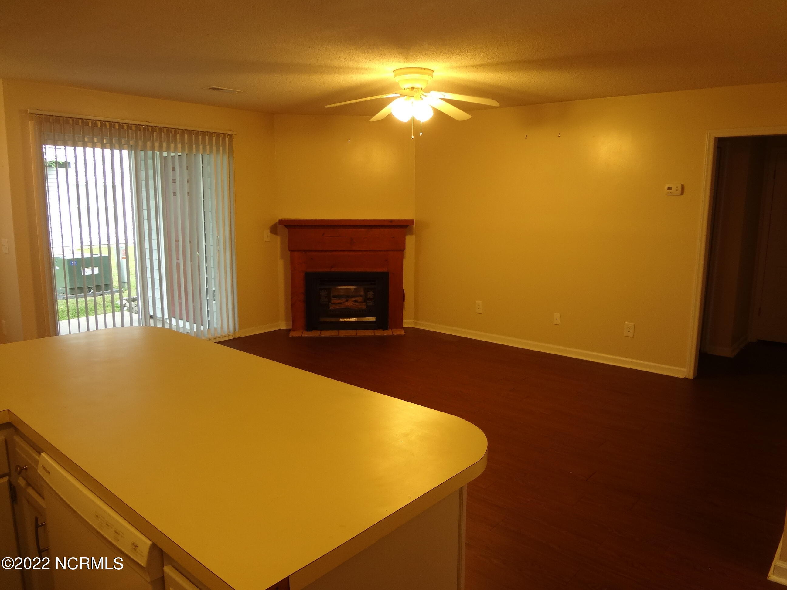 135 W Victoria Court B Property Photo 6