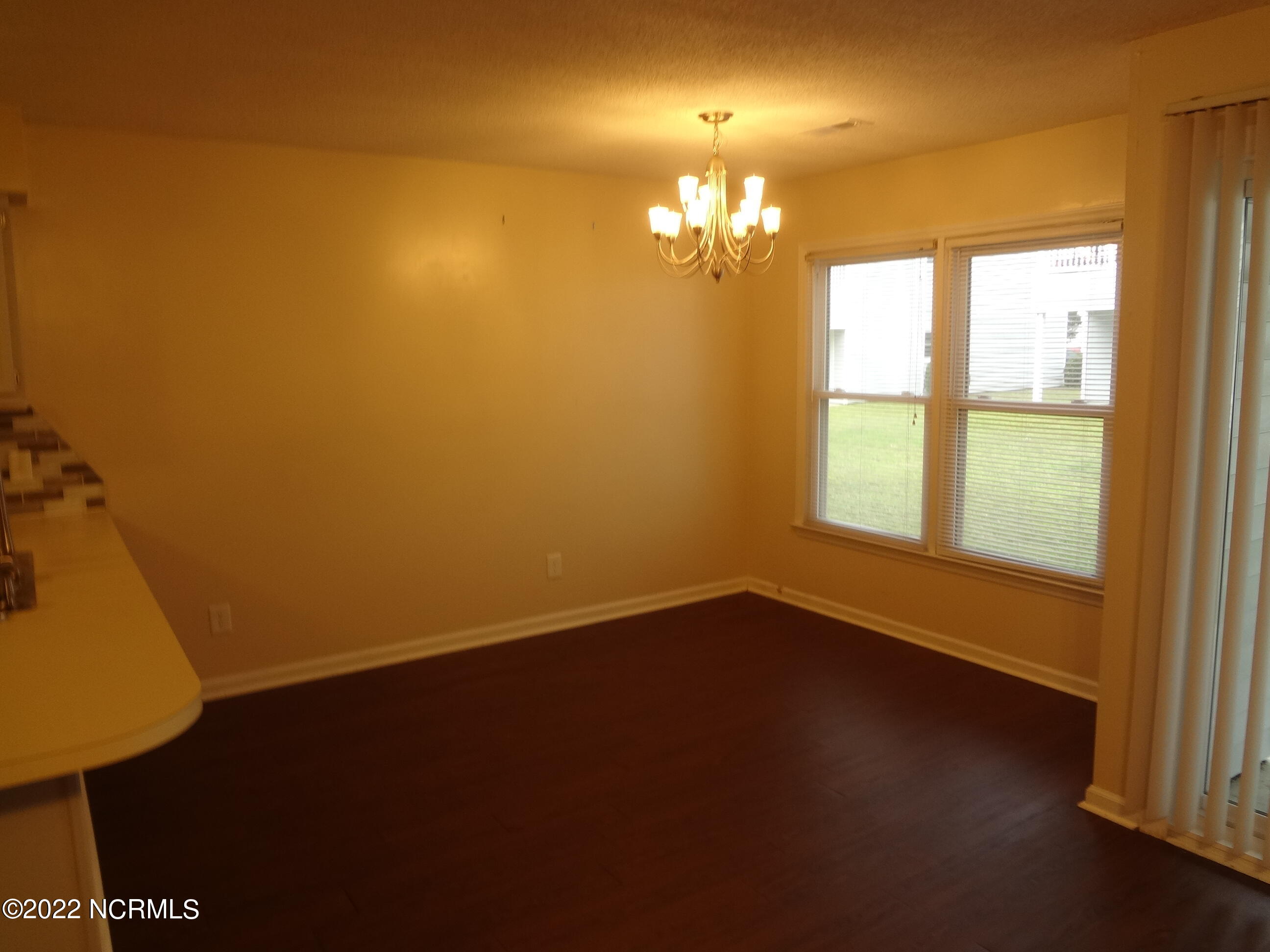 135 W Victoria Court B Property Photo 9
