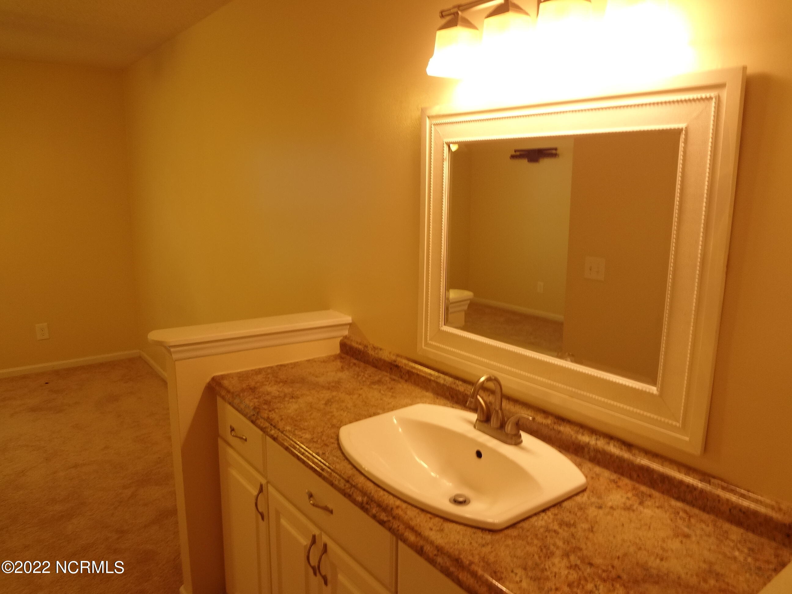 135 W Victoria Court B Property Photo 17