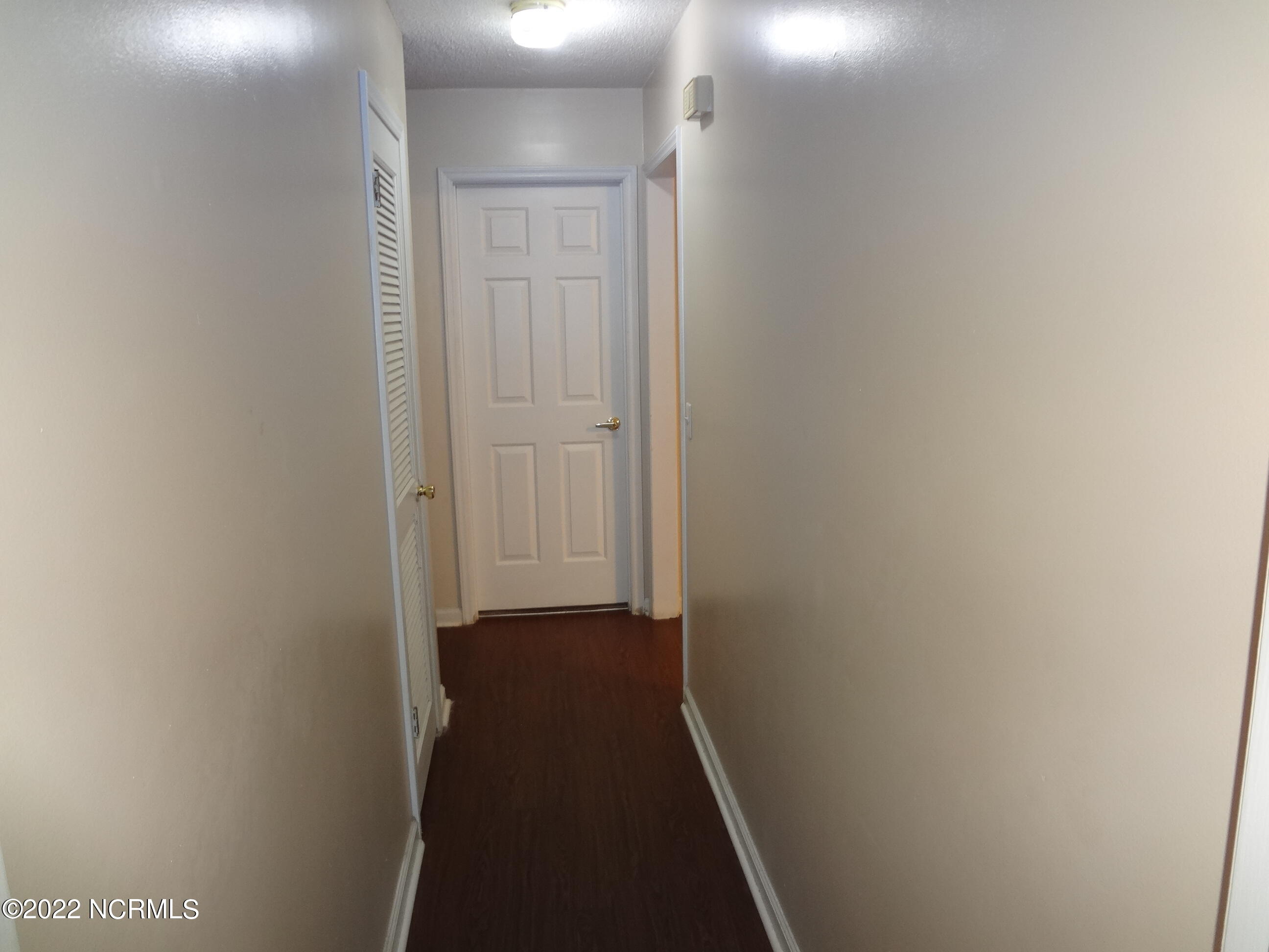 135 W Victoria Court B Property Photo 18