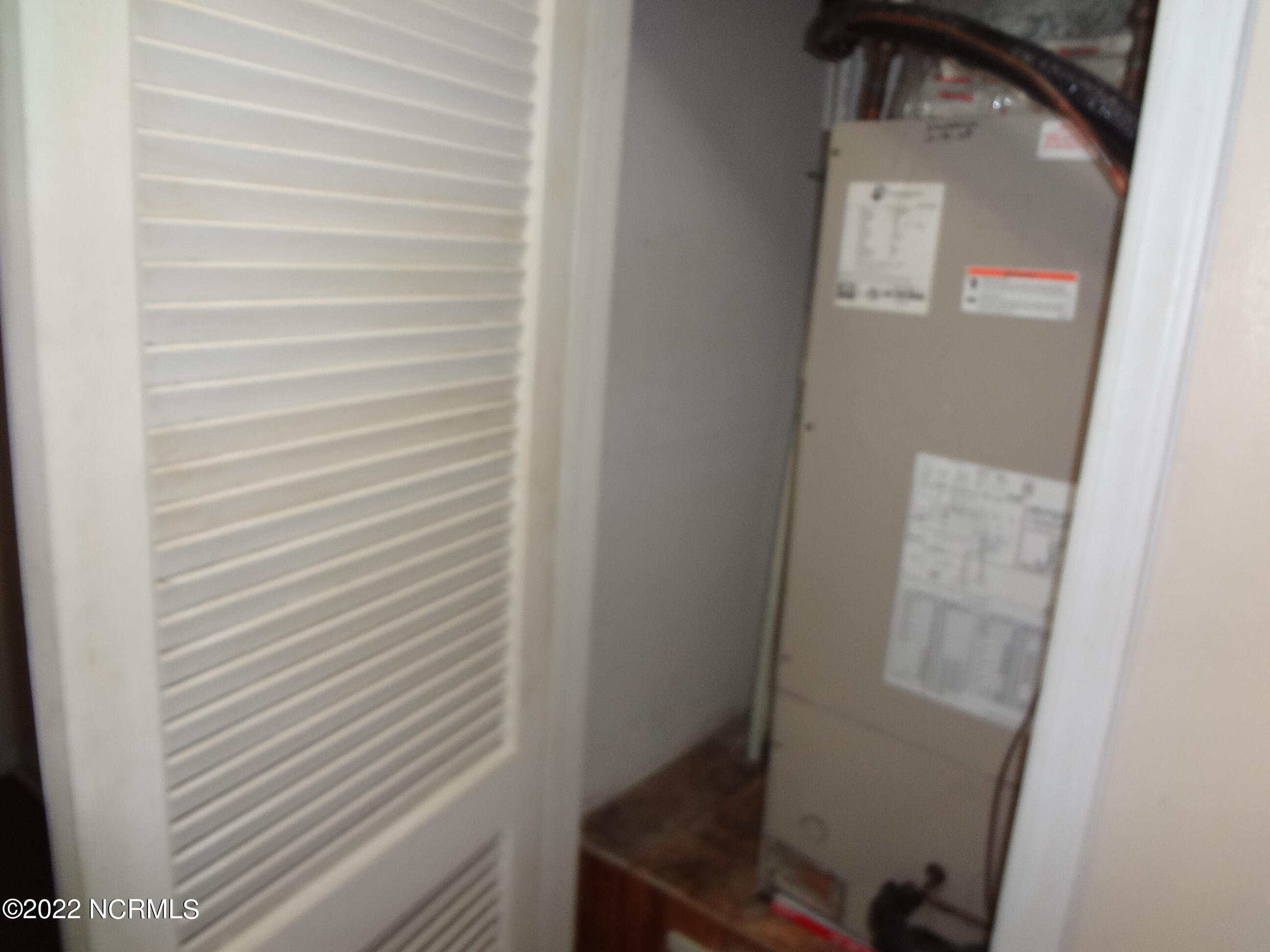 135 W Victoria Court B Property Photo 24