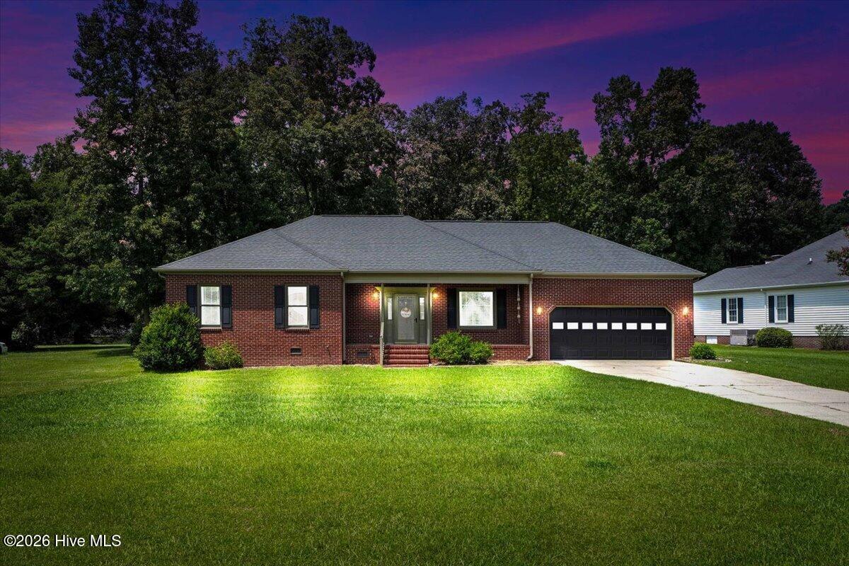 405 N Pointe Drive Property Photo 2
