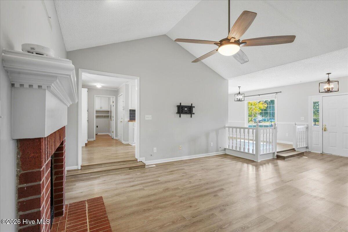 405 N Pointe Drive Property Photo 11