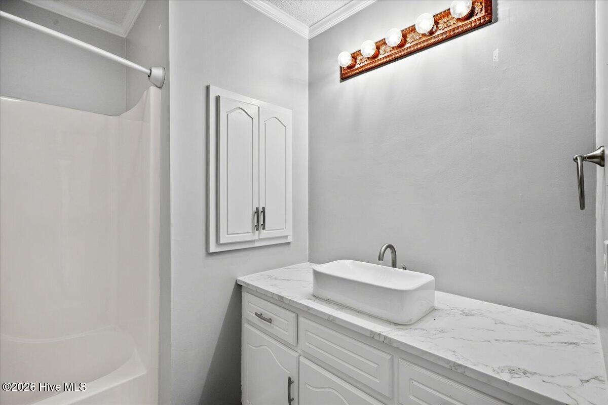 405 N Pointe Drive Property Photo 29